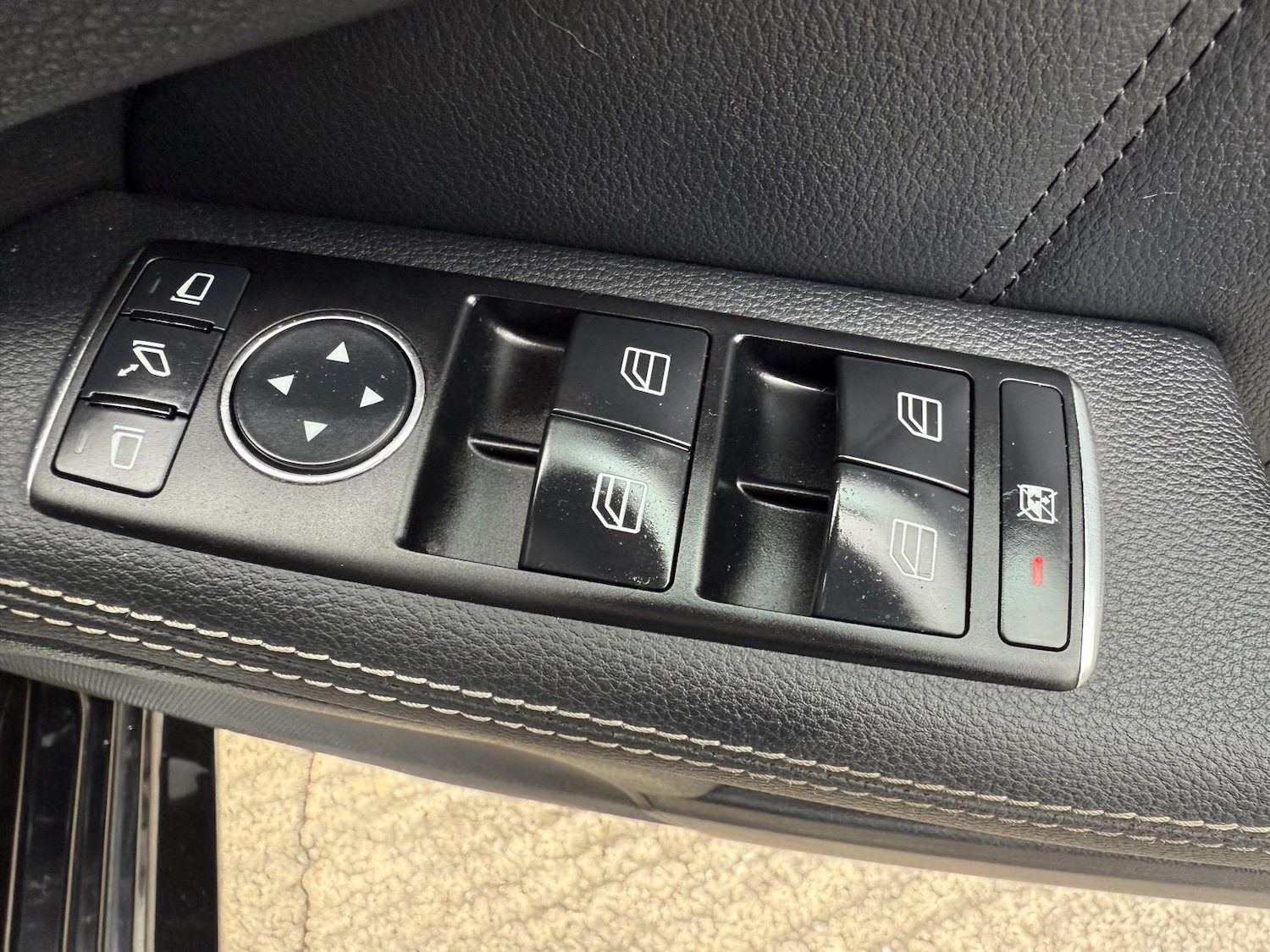 Used Mercedes-Benz E Class 2011 for sale - 77725415: Photo 26