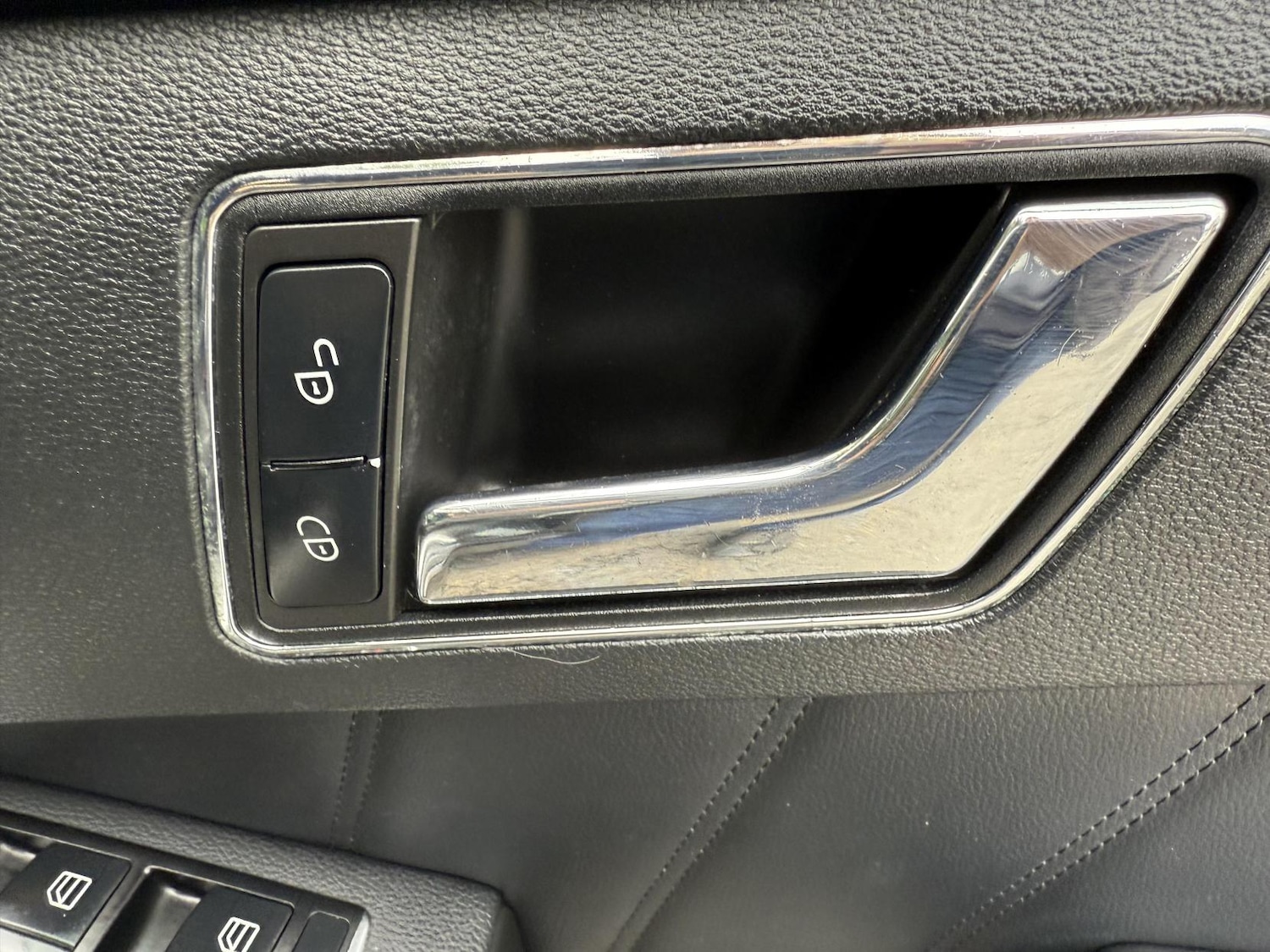 Used Mercedes-Benz E Class 2011 for sale - 77725415: Photo 27