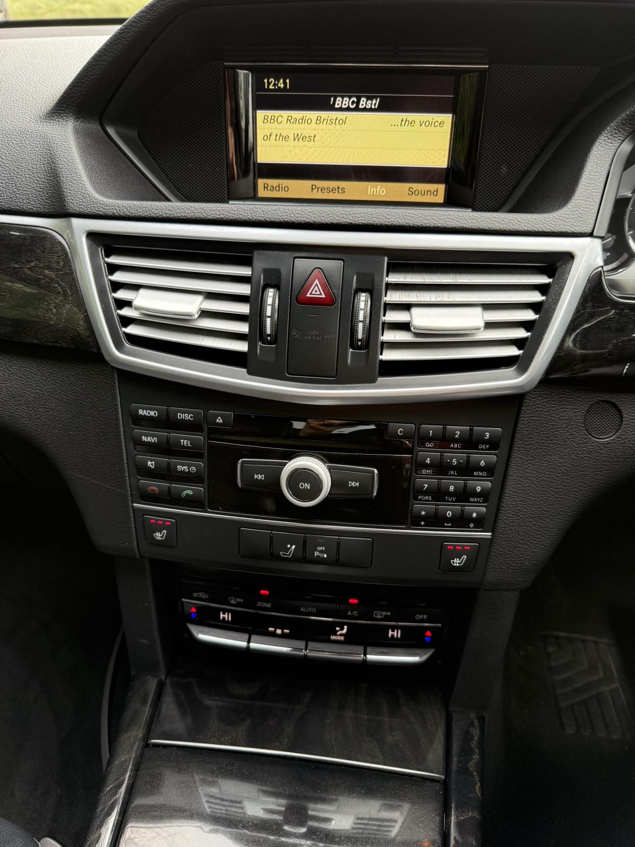 Used Mercedes-Benz E Class 2011 for sale - 77725415: Photo 31