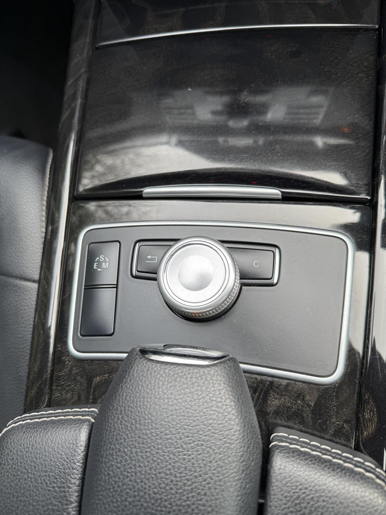 Used Mercedes-Benz E Class 2011 for sale - 77725415: Photo 32