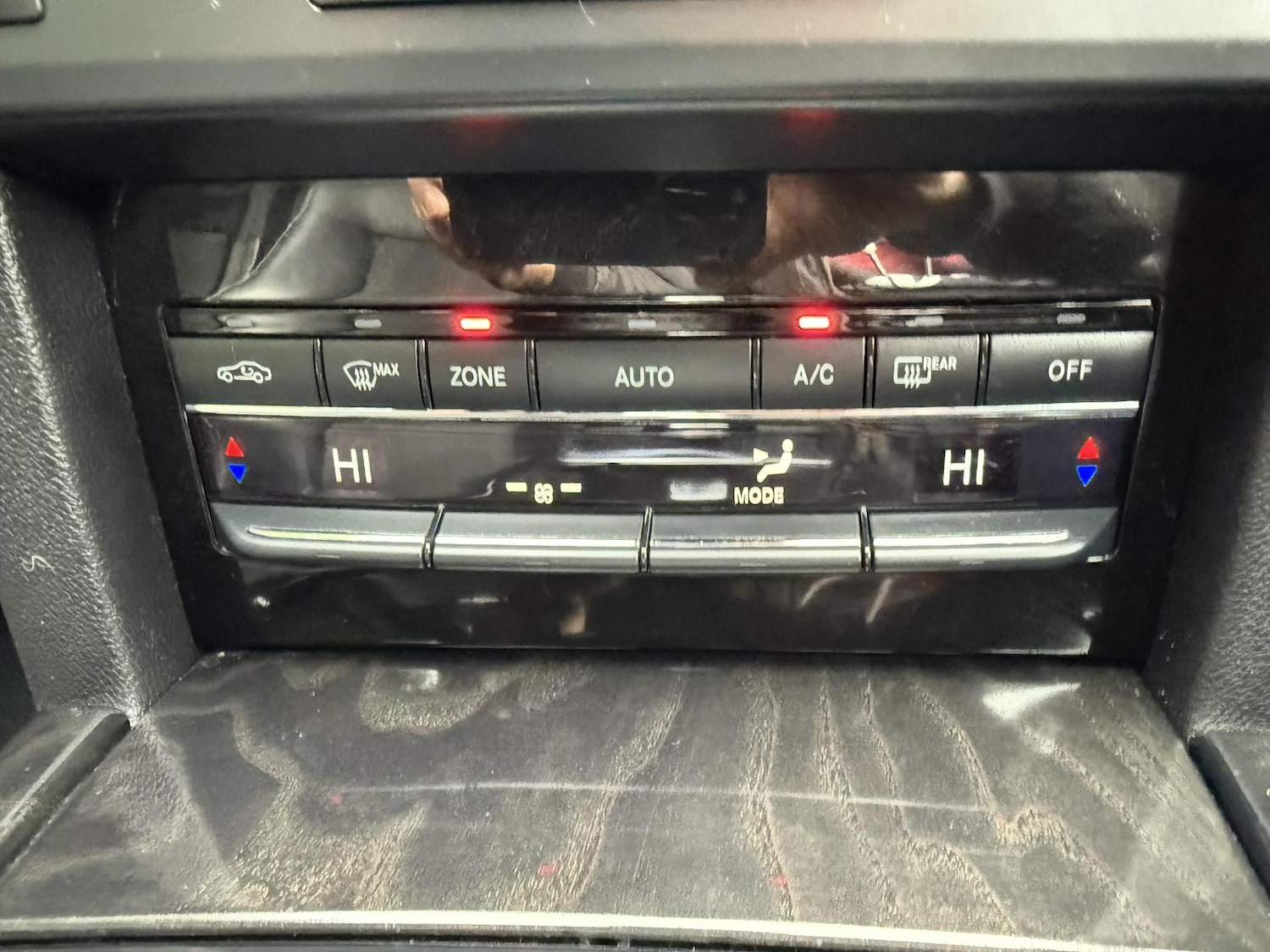 Used Mercedes-Benz E Class 2011 for sale - 77725415: Photo 33