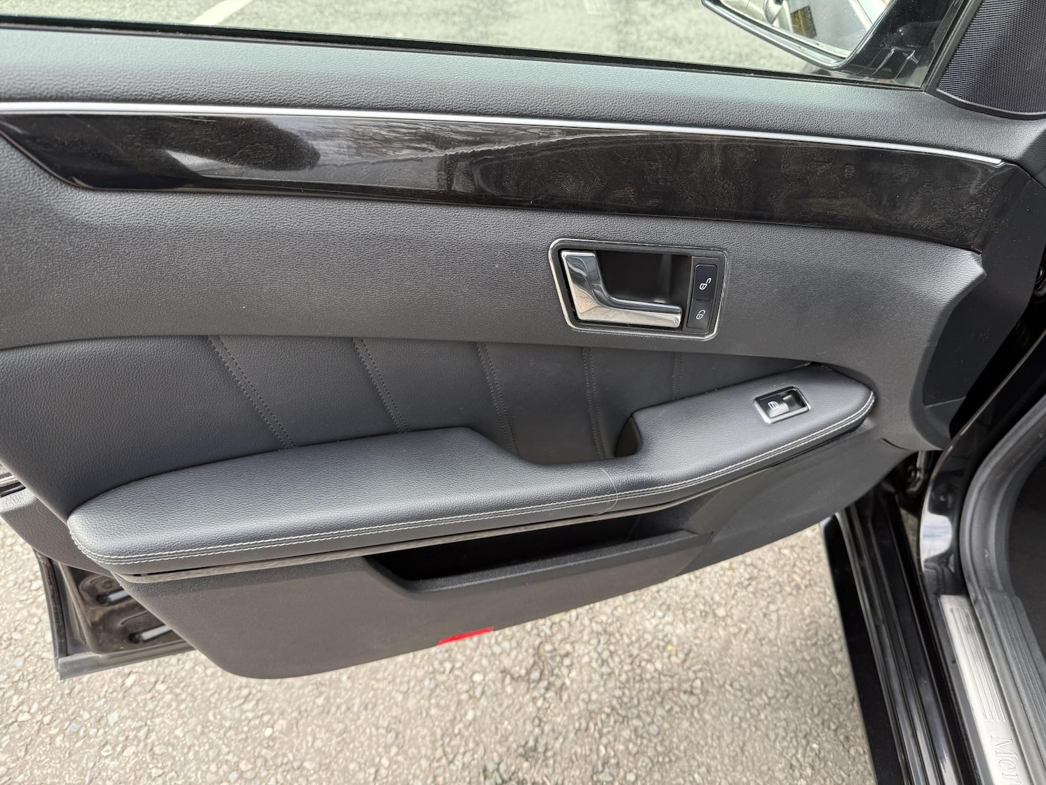 Used Mercedes-Benz E Class 2011 for sale - 77725415: Photo 39