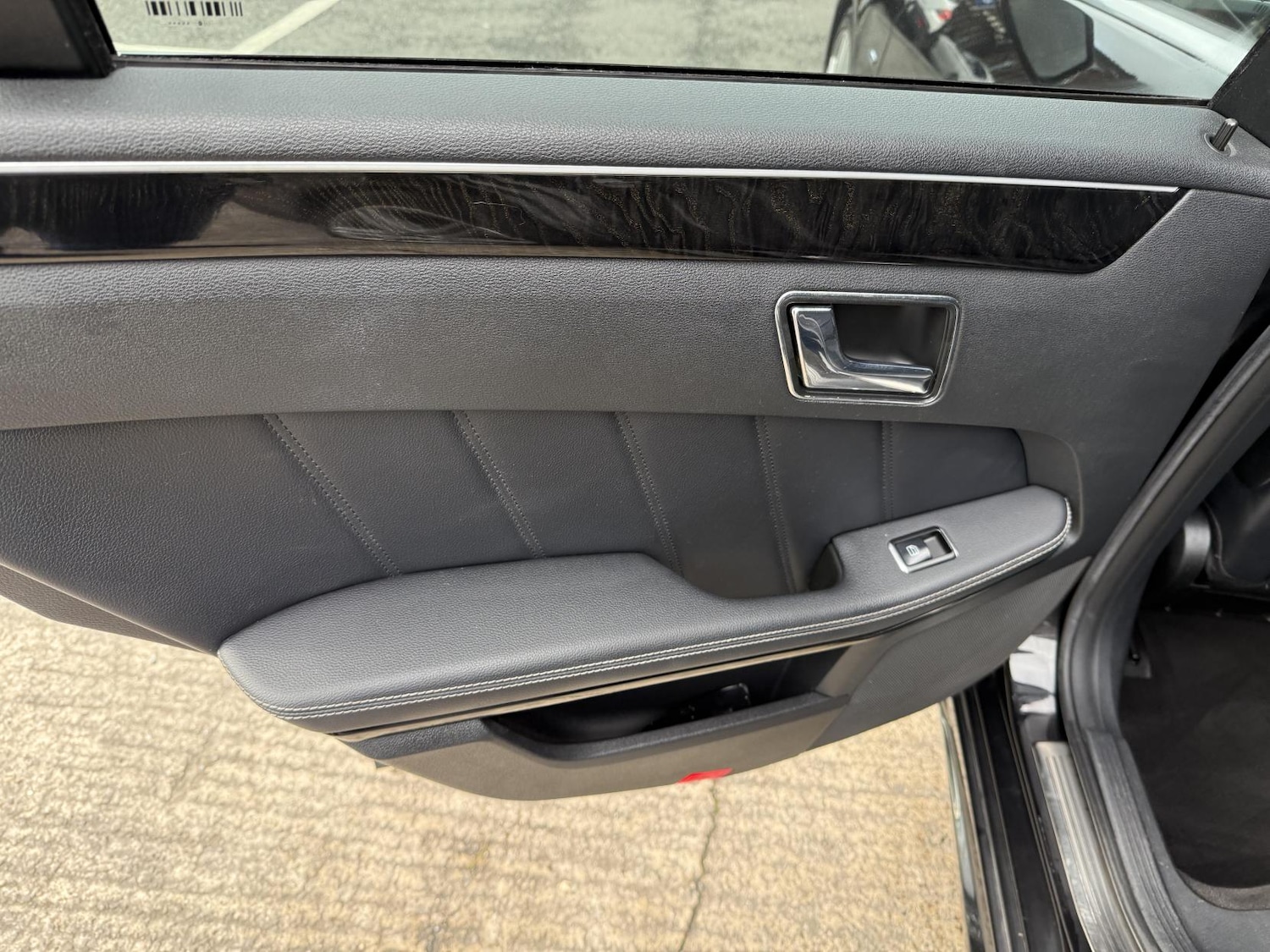 Used Mercedes-Benz E Class 2011 for sale - 77725415: Photo 40