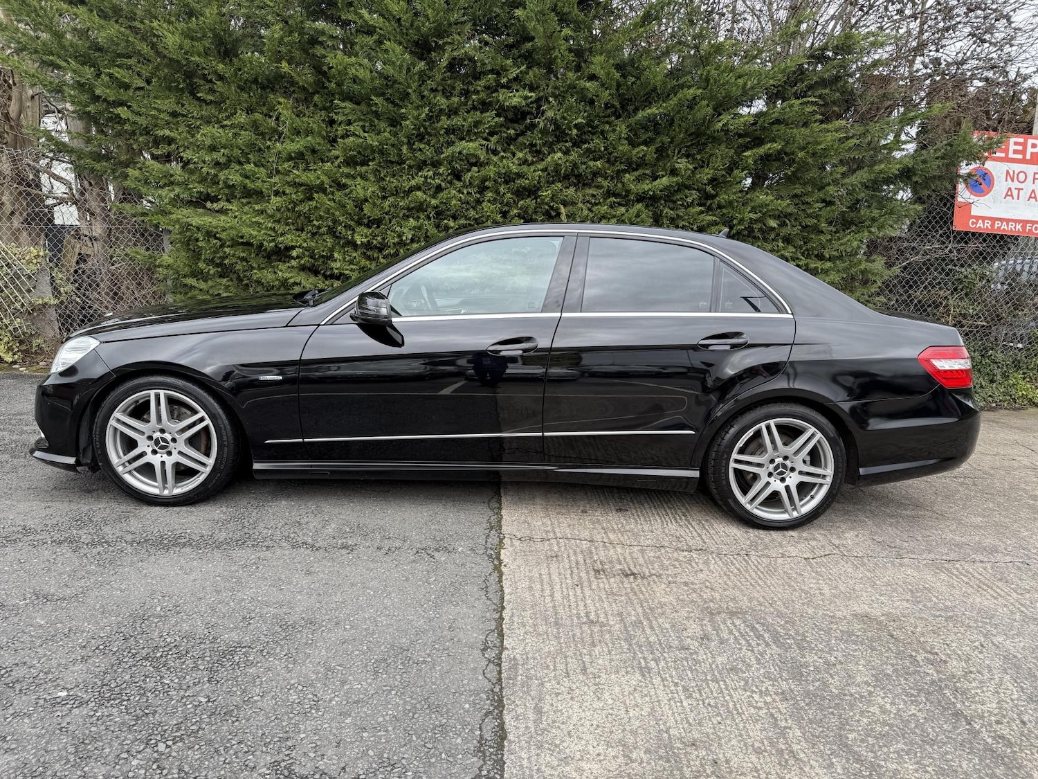 Used Mercedes-Benz E Class 2011 for sale - 77725415: Photo 5