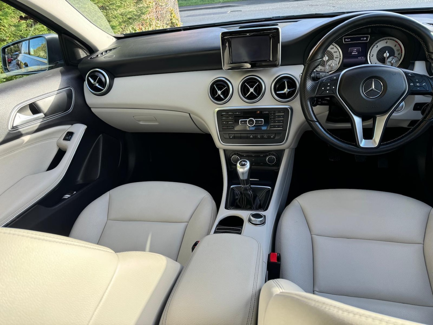 Used Mercedes-Benz A-Class 2015 for sale - 77057170: Photo 14