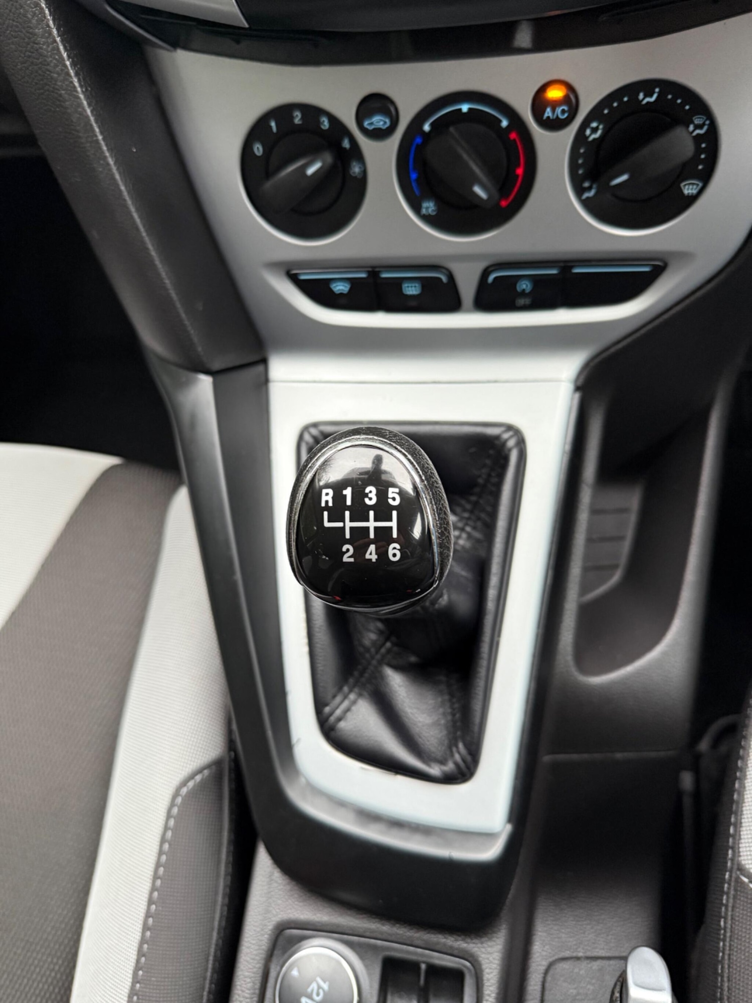 Used Ford Focus 2013 for sale - 76786822: Photo 11