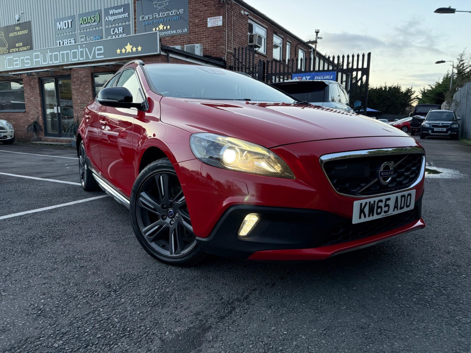Used Volvo V40 2015 for sale - 76671667: Photo 1