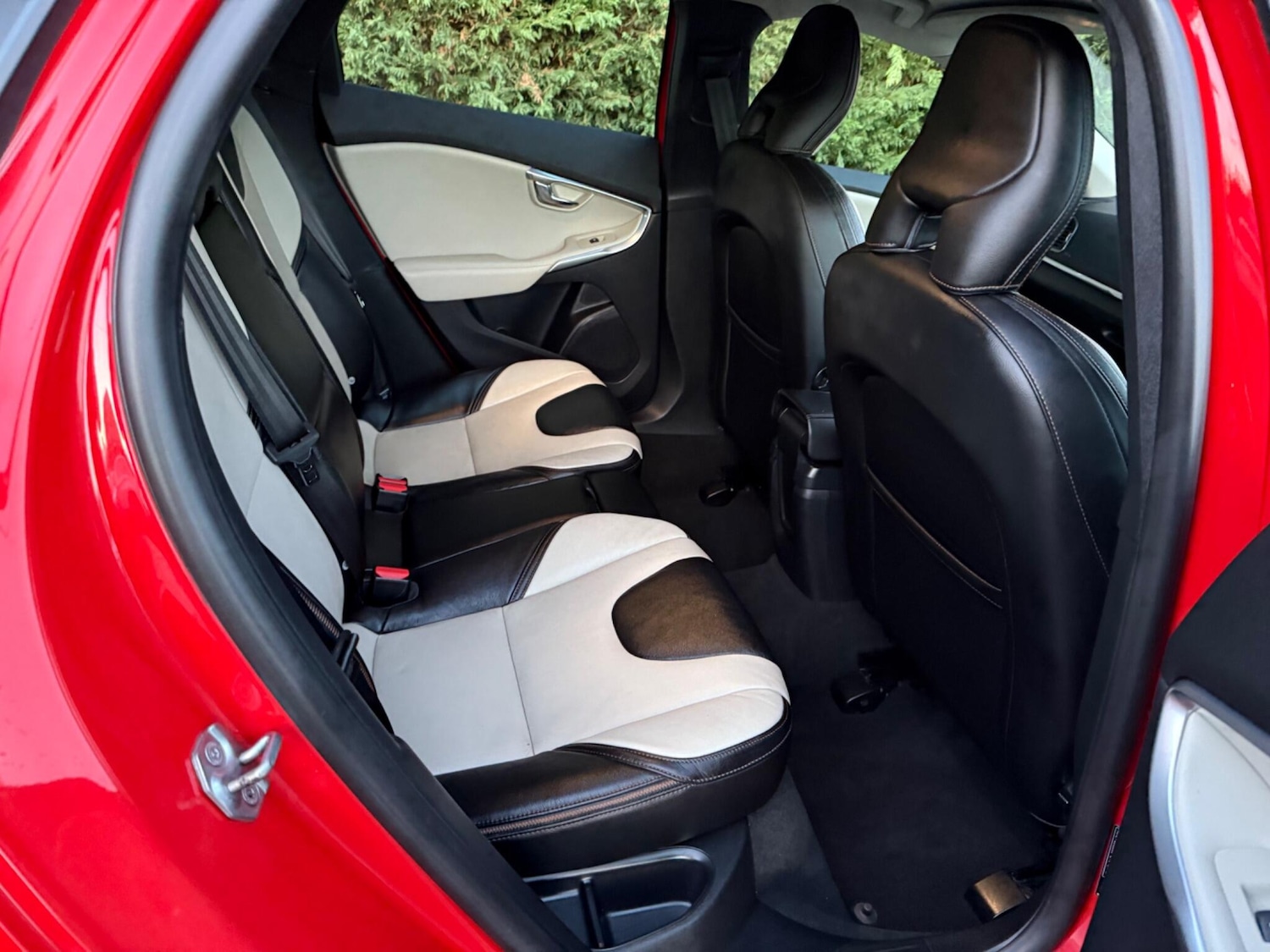 Used Volvo V40 2015 for sale - 76671667: Photo 12