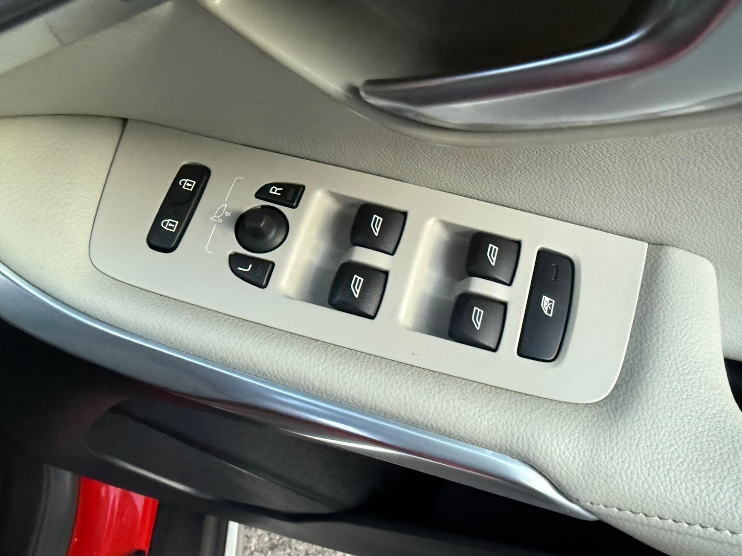 Used Volvo V40 2015 for sale - 76671667: Photo 19