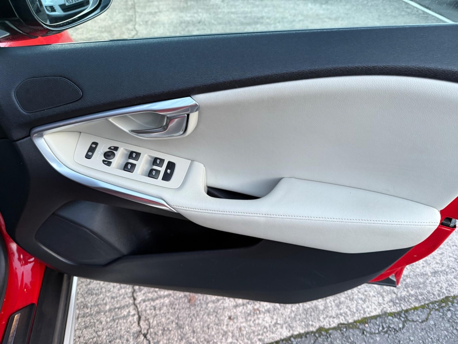 Used Volvo V40 2015 for sale - 76671667: Photo 22