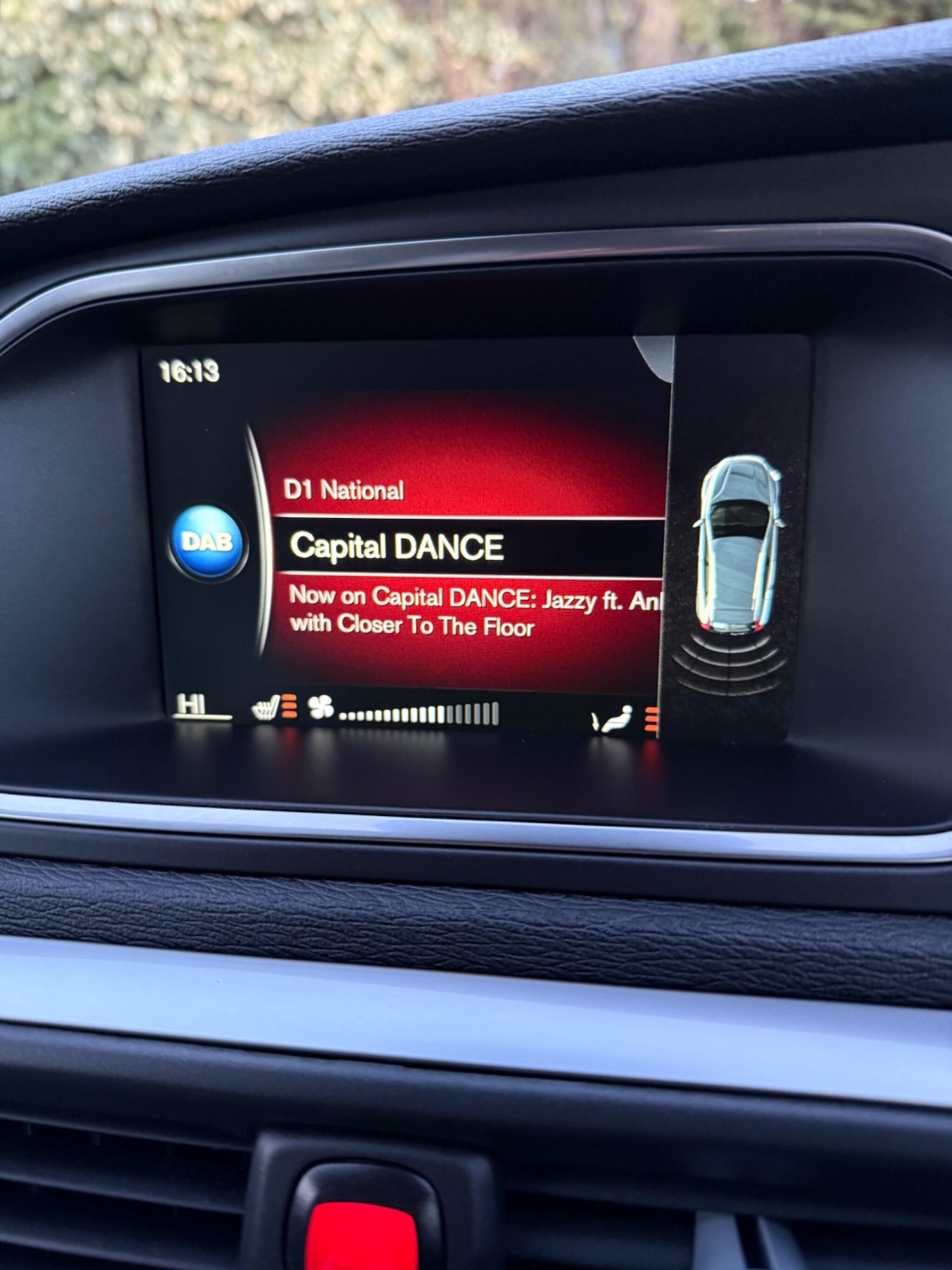 Used Volvo V40 2015 for sale - 76671667: Photo 27