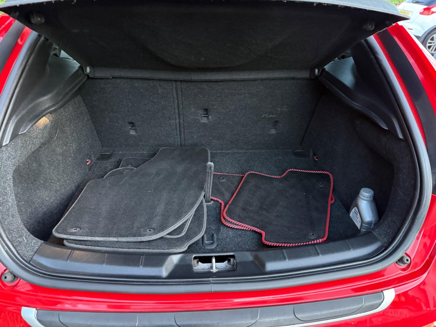 Used Volvo V40 2015 for sale - 76671667: Photo 32