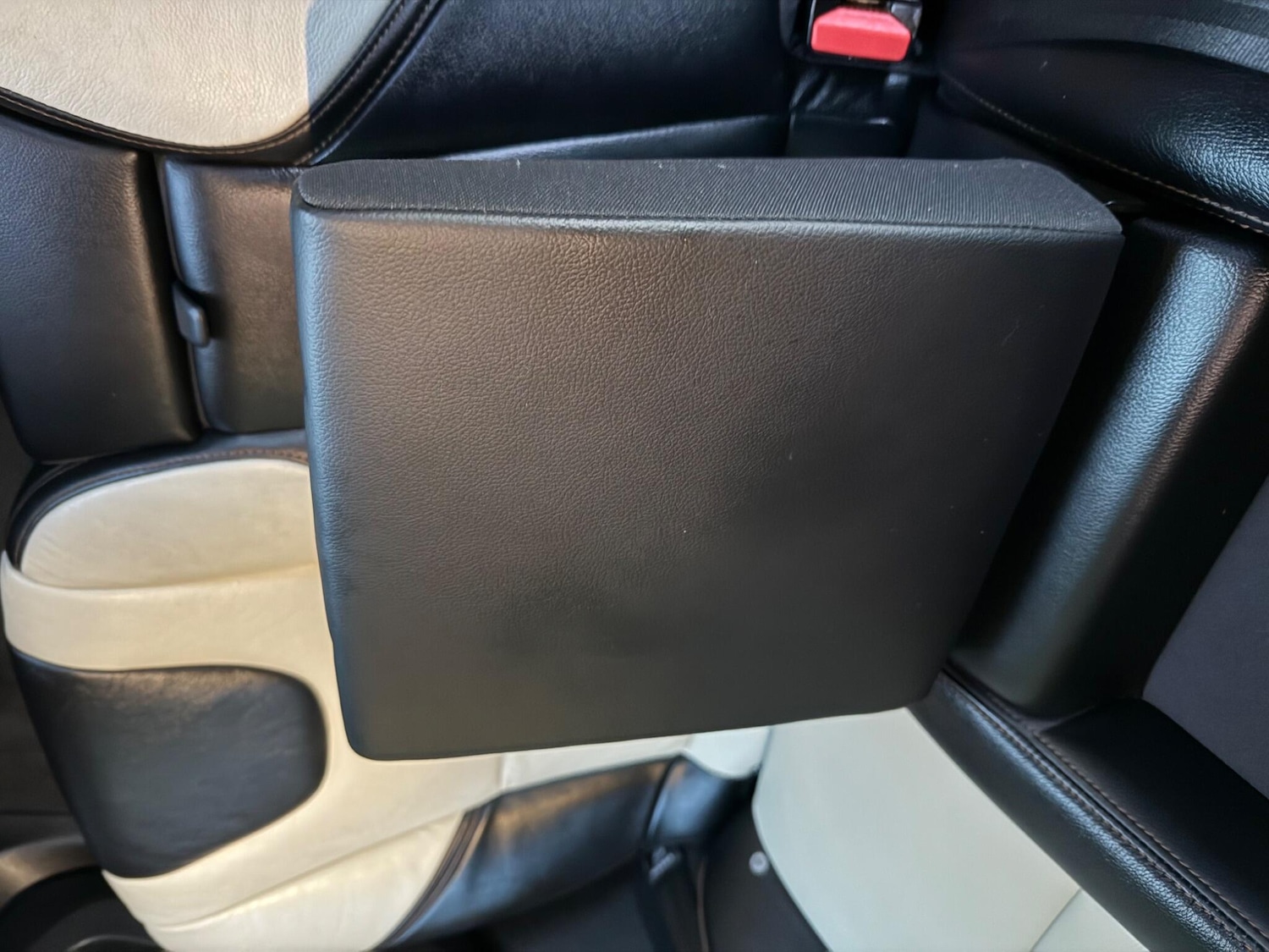 Used Volvo V40 2015 for sale - 76671667: Photo 36