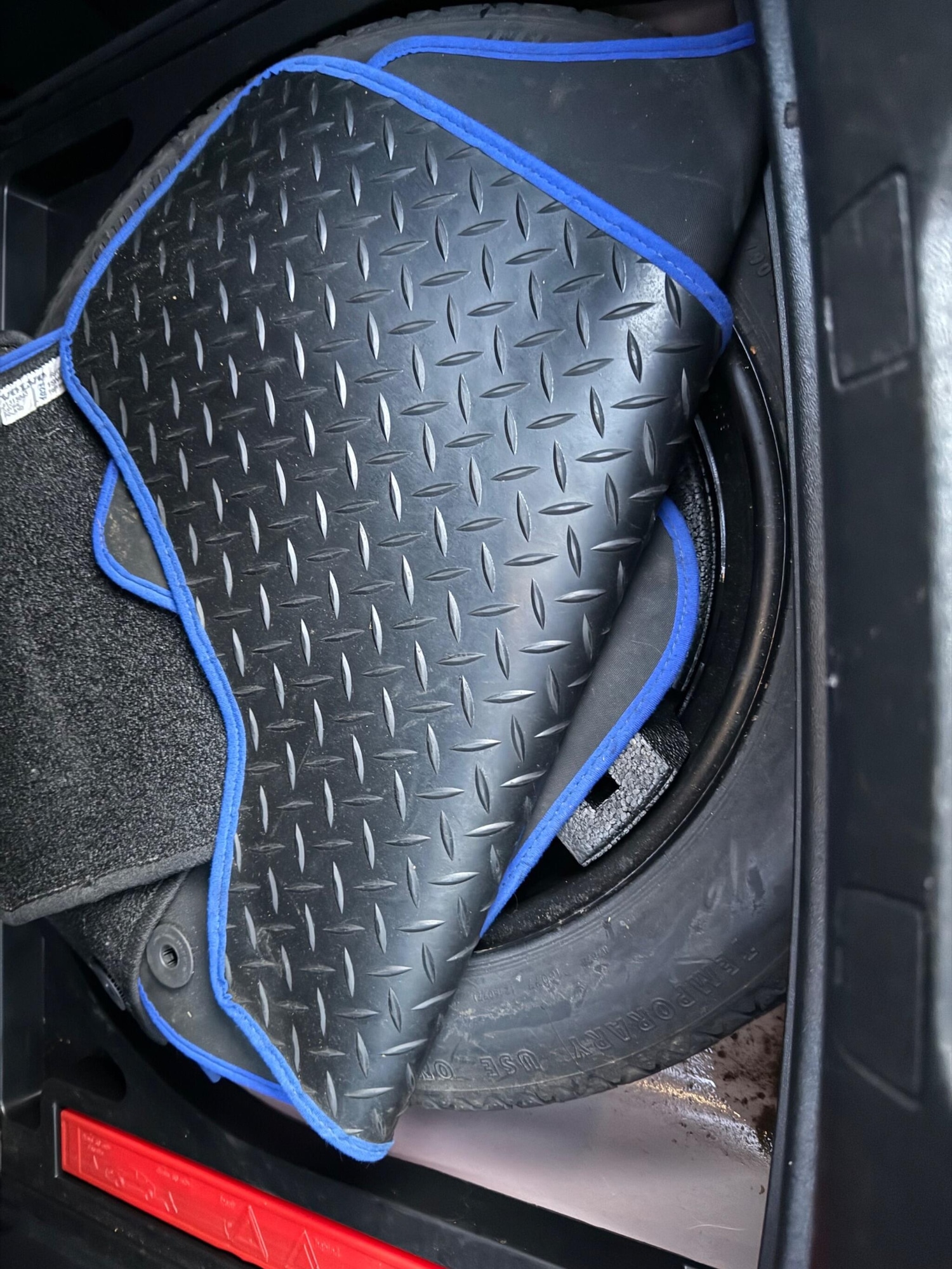 Used Volvo V40 2015 for sale - 76671667: Photo 38