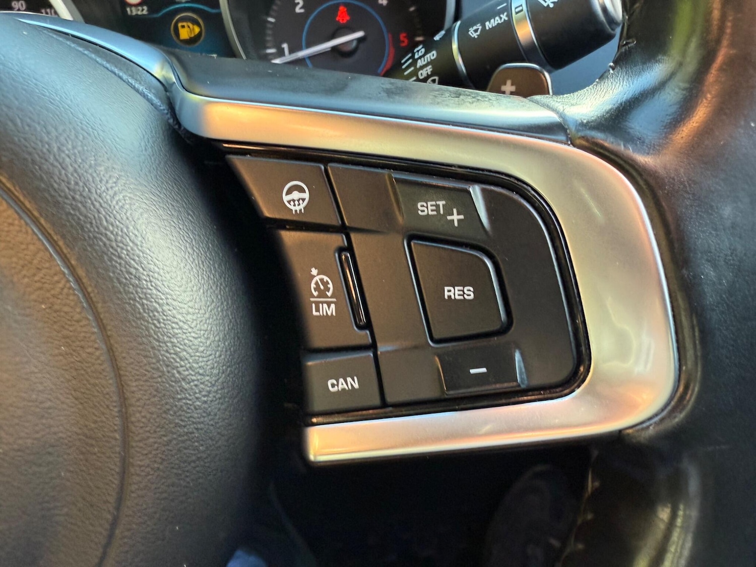 Used Jaguar XE for sale - 77237968: Photo 16