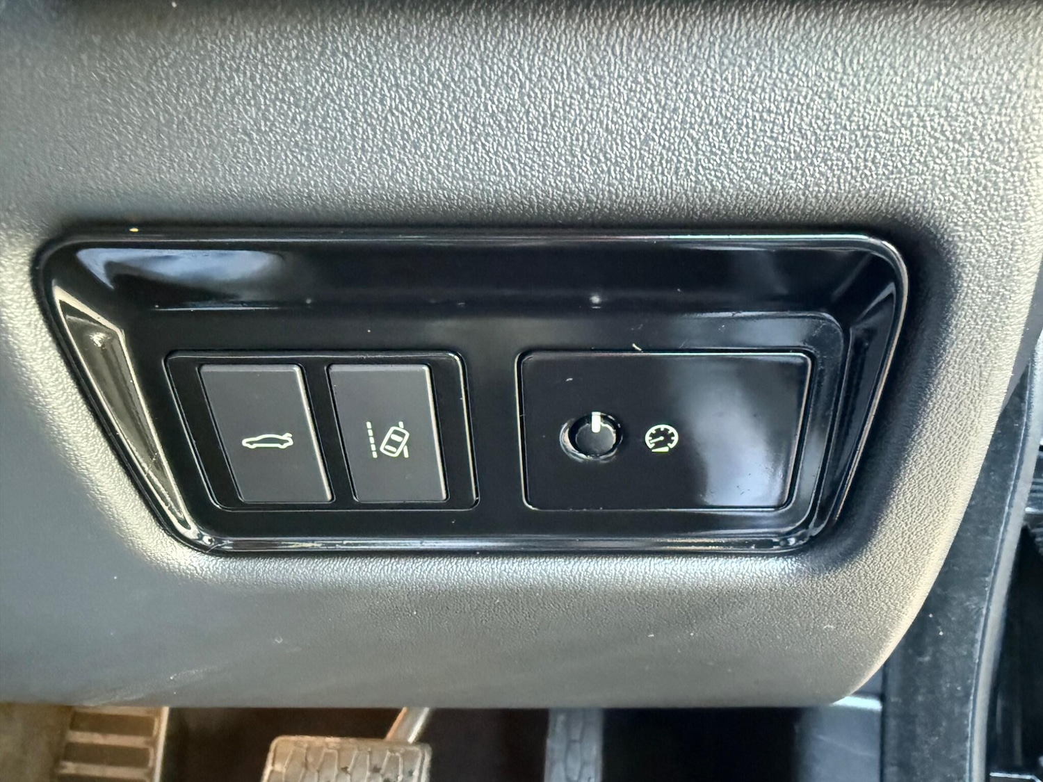 Used Jaguar XE for sale - 77237968: Photo 17