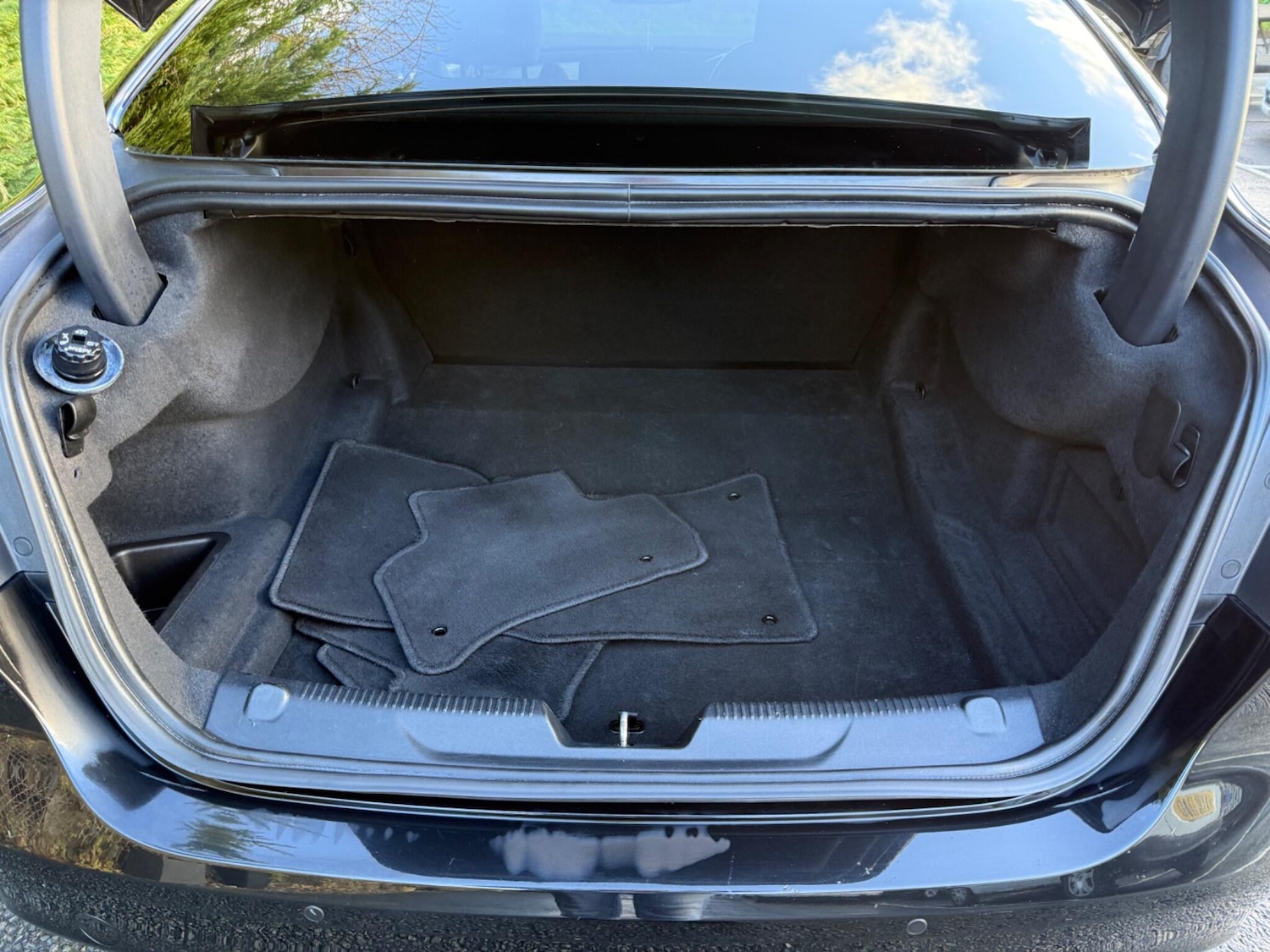 Used Jaguar XE for sale - 77237968: Photo 33