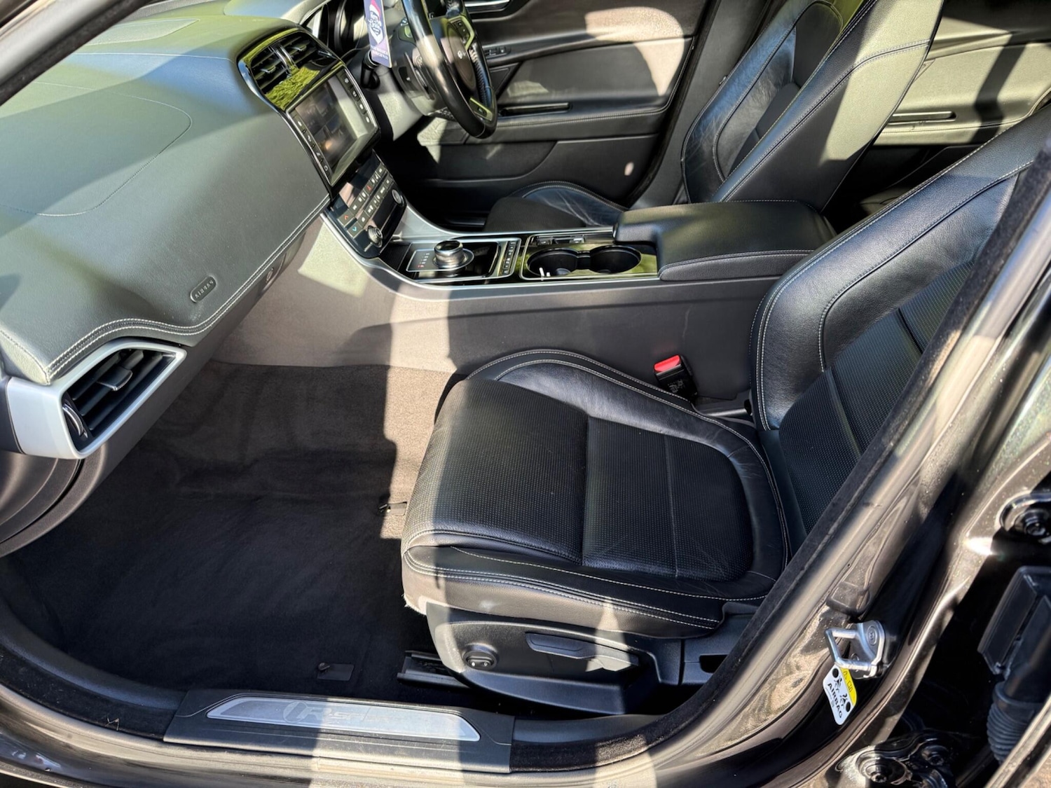 Used Jaguar XE for sale - 77237968: Photo 35