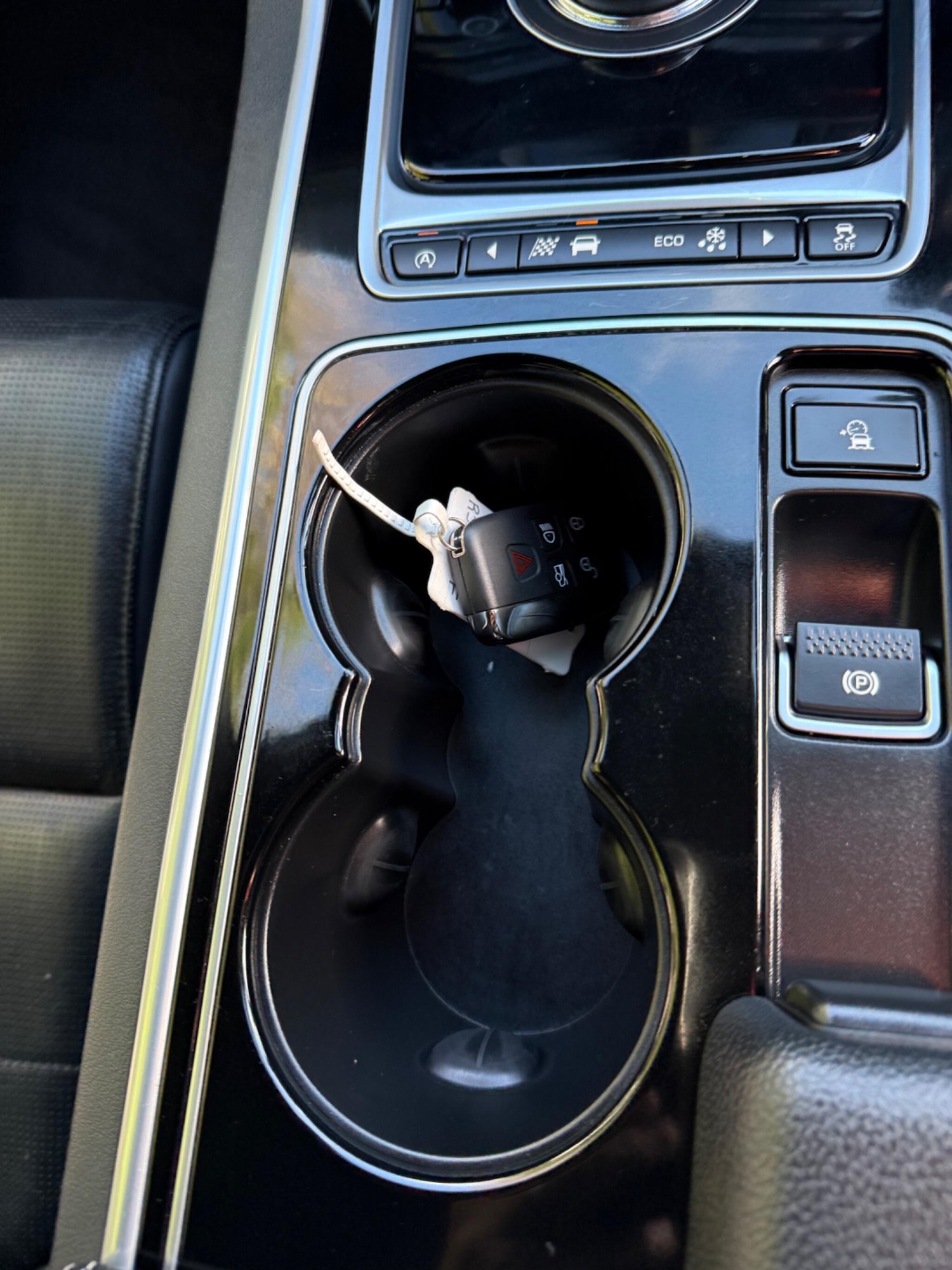 Used Jaguar XE for sale - 77237968: Photo 40