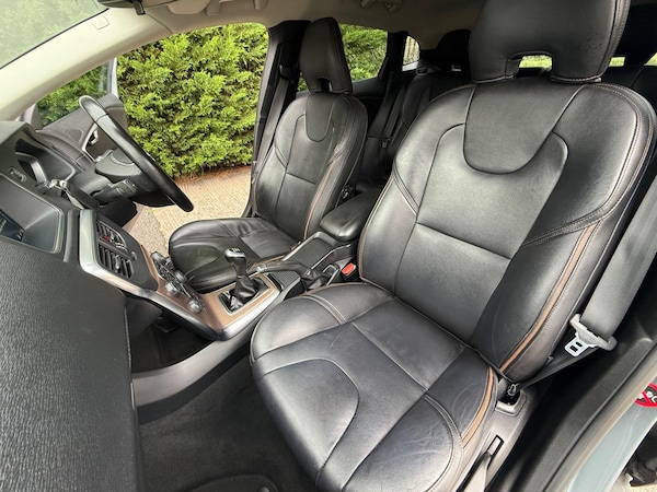 Used Volvo V40 Cross Country 2015 for sale - 76238696: Photo 25