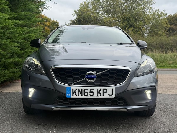 Used Volvo V40 Cross Country 2015 for sale - 76238696: Photo 2