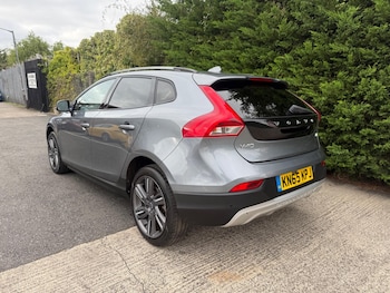 Used Volvo V40 Cross Country 2015 for sale - 76238696: Photo 3