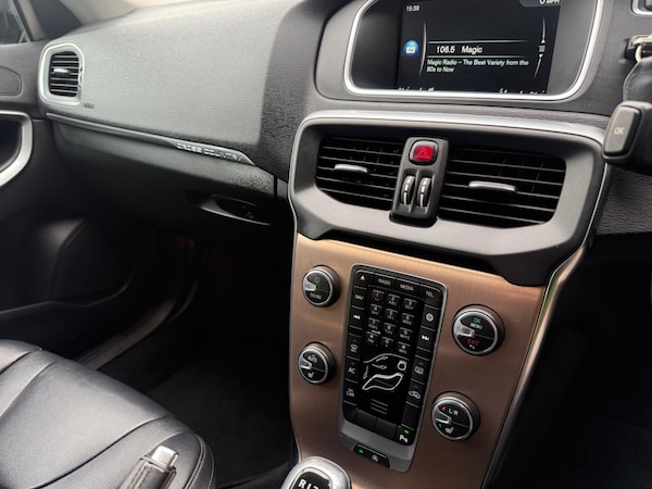 Used Volvo V40 Cross Country 2015 for sale - 76238696: Photo 9