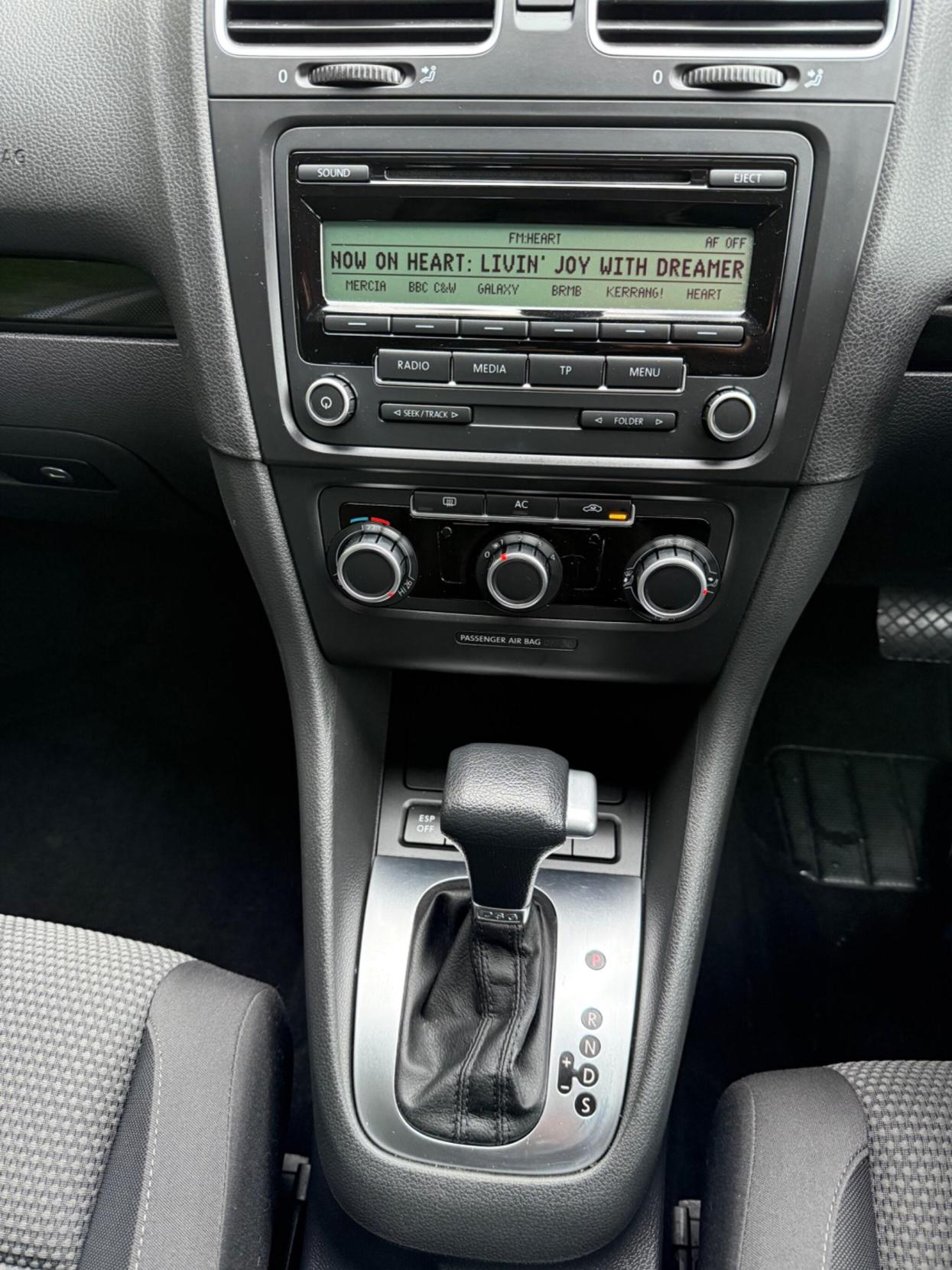 Used Volkswagen Golf 2010 for sale - 77590404: Photo 11