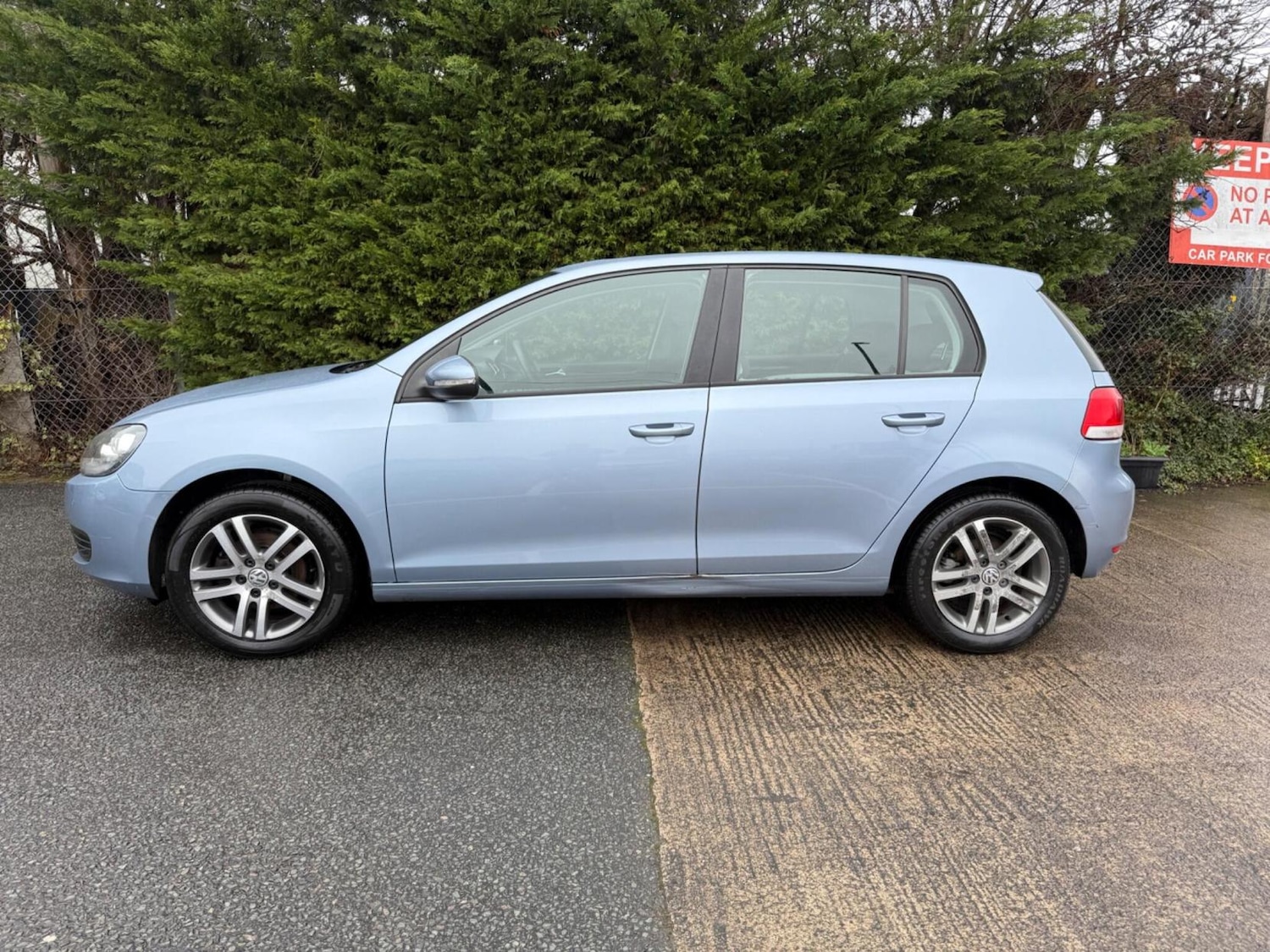 Used Volkswagen Golf 2010 for sale - 77590404: Photo 6