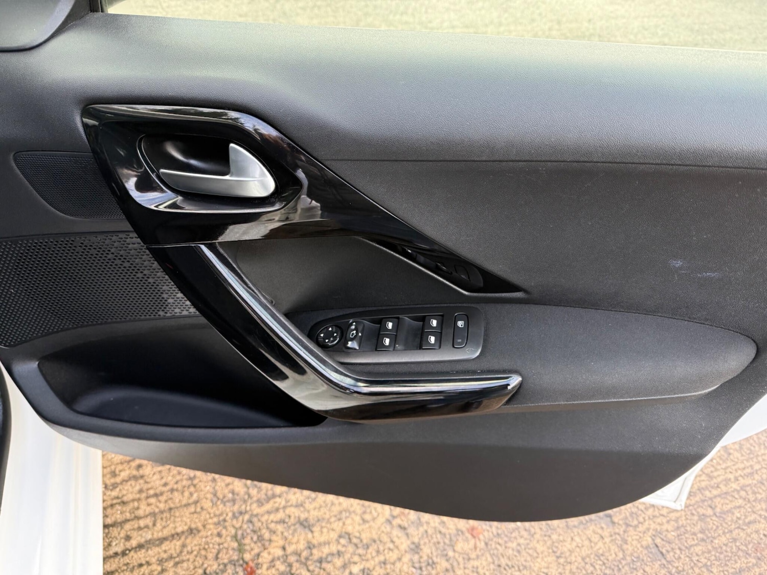 Used Peugeot 208 2018 for sale - 76850393: Photo 16