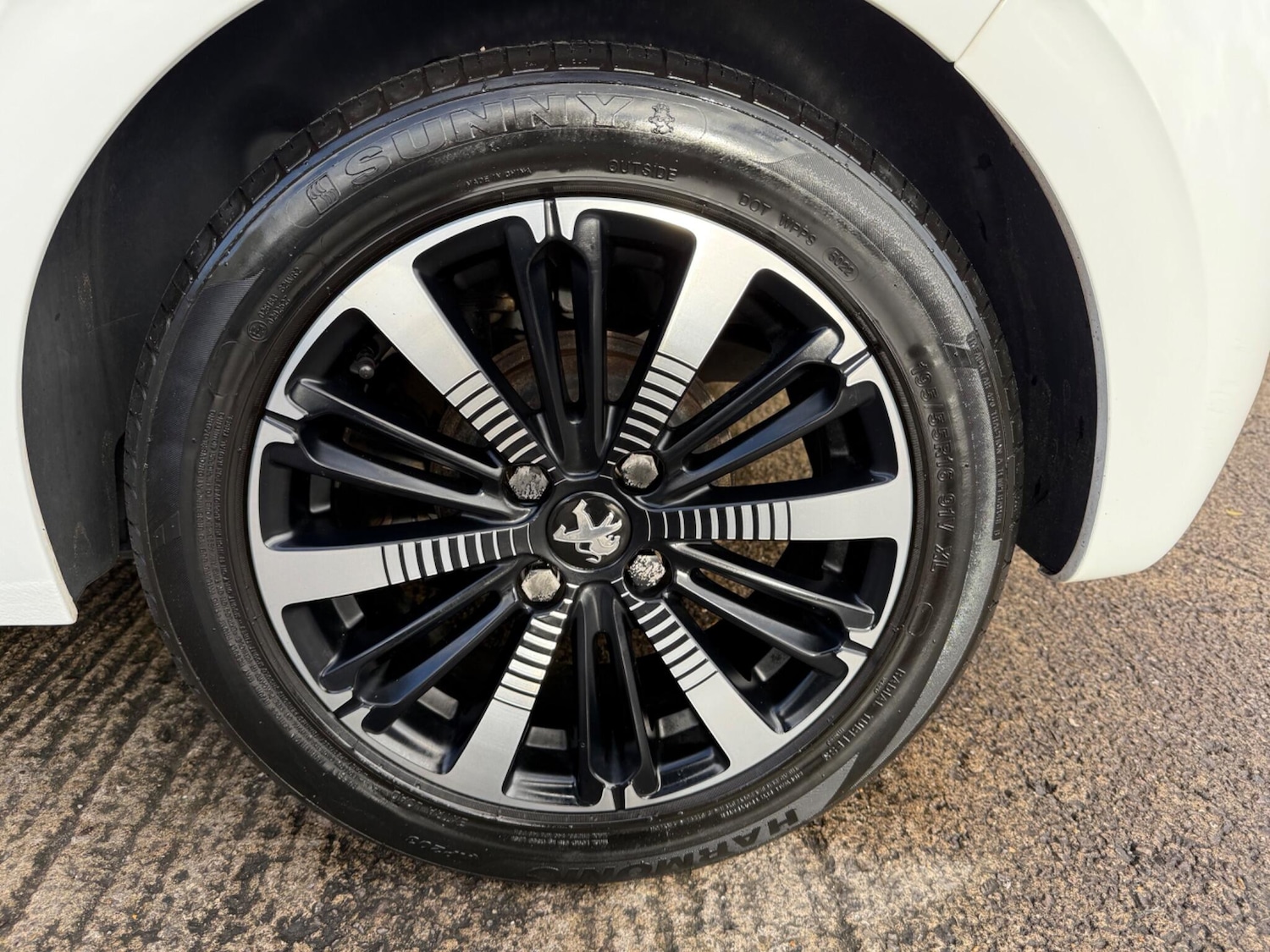 Used Peugeot 208 2018 for sale - 76850393: Photo 19