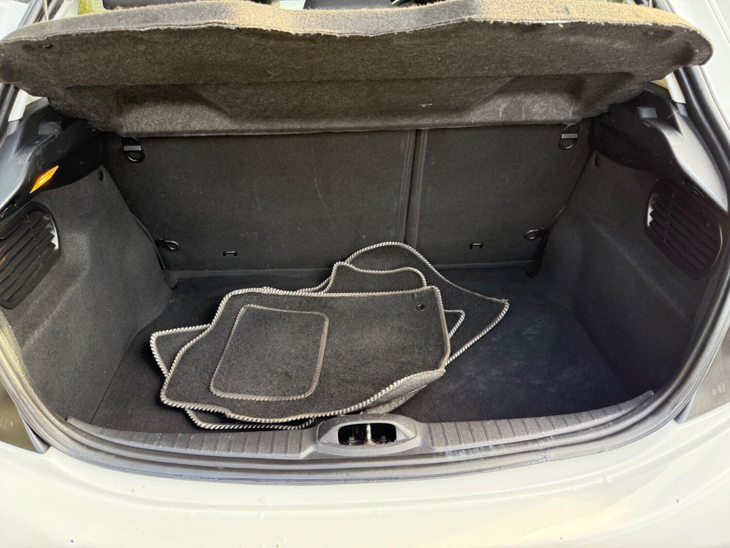 Used Peugeot 208 2018 for sale - 76850393: Photo 24