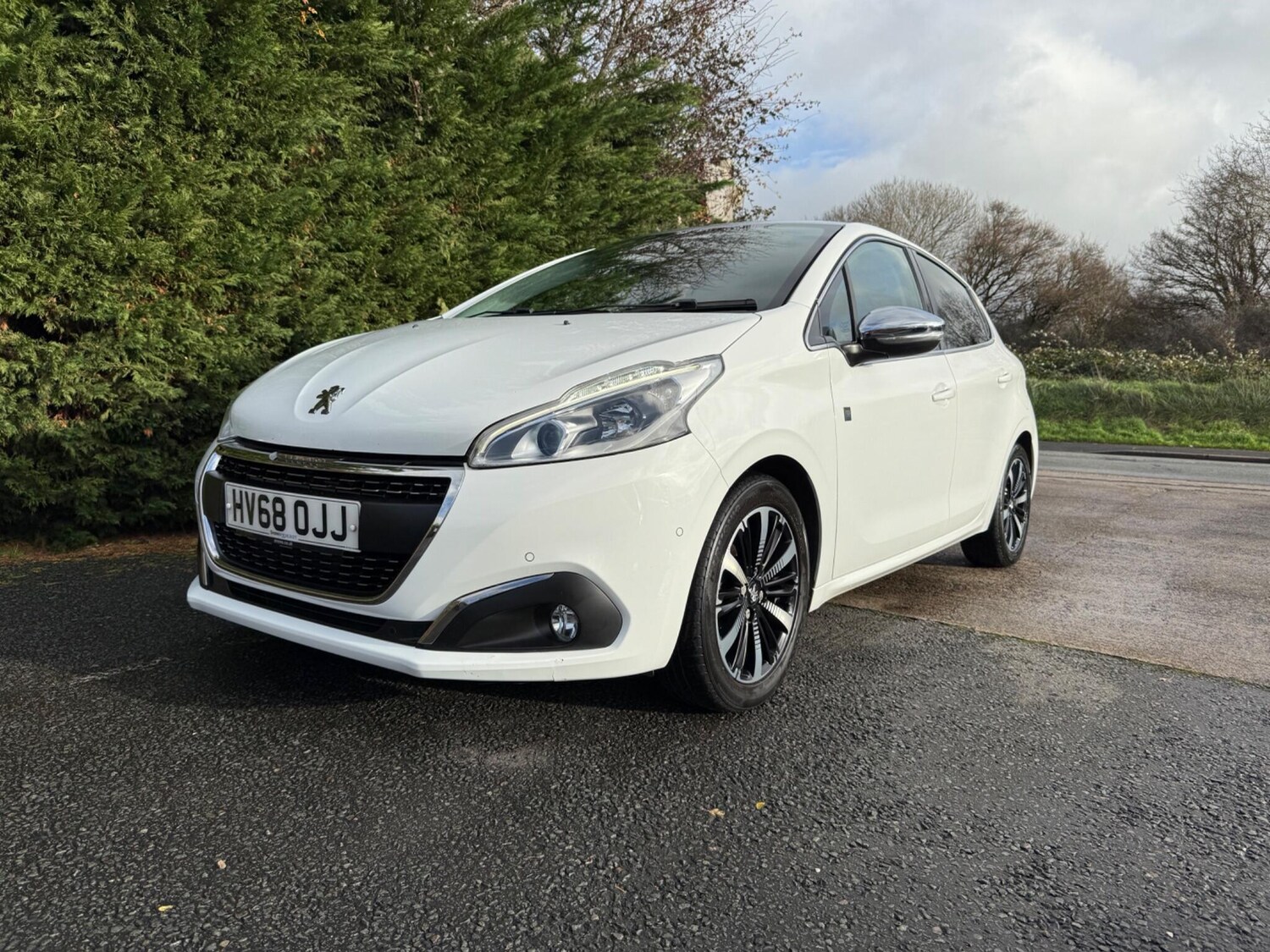 Used Peugeot 208 2018 for sale - 76850393: Photo 3