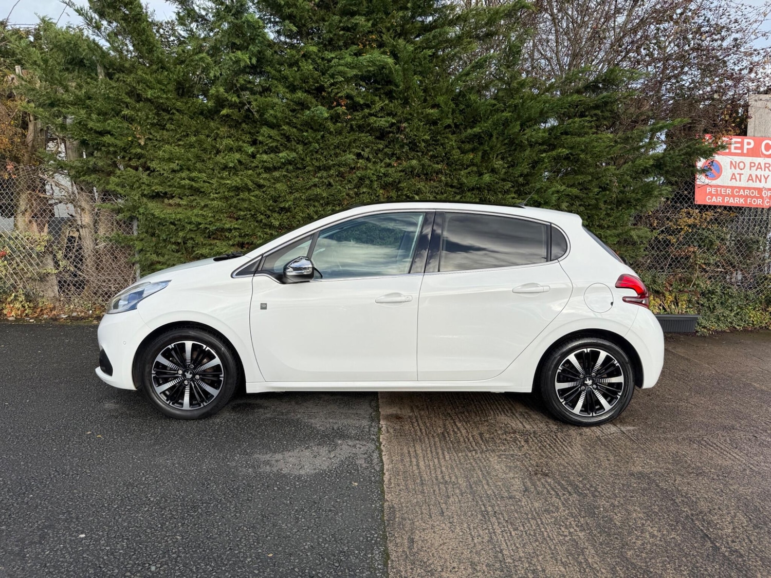 Used Peugeot 208 2018 for sale - 76850393: Photo 6