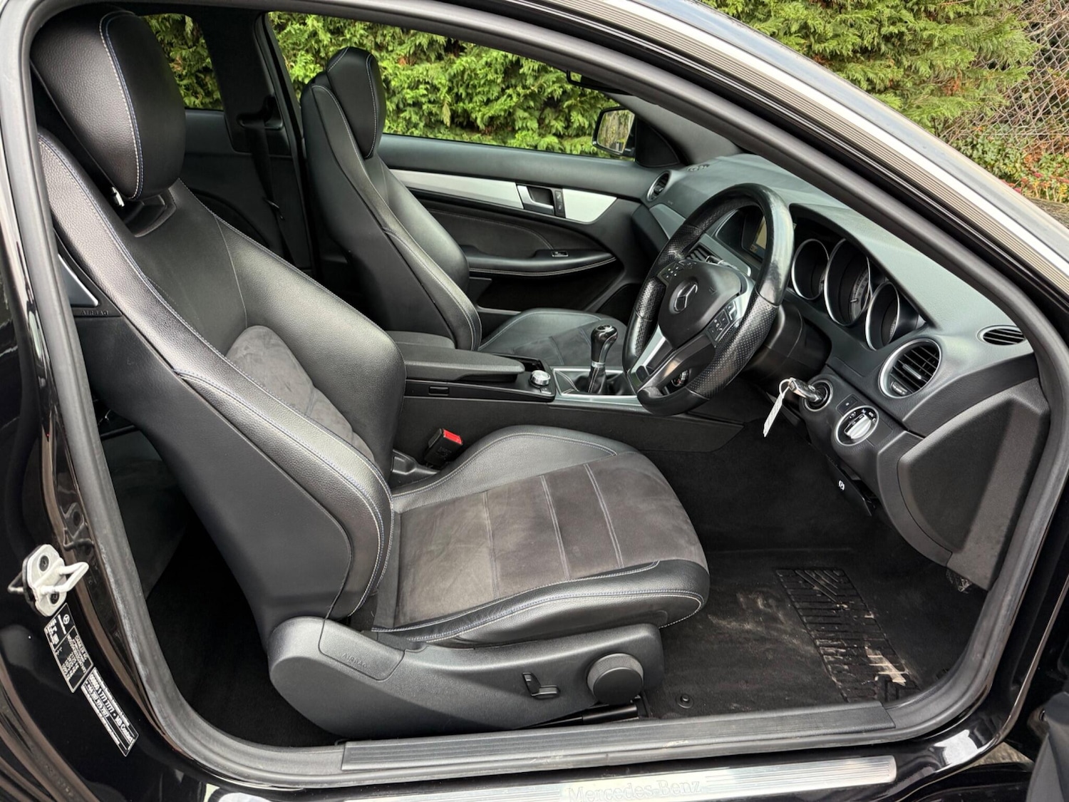 Used Mercedes-Benz C Class 2014 for sale - 76952233: Photo 14