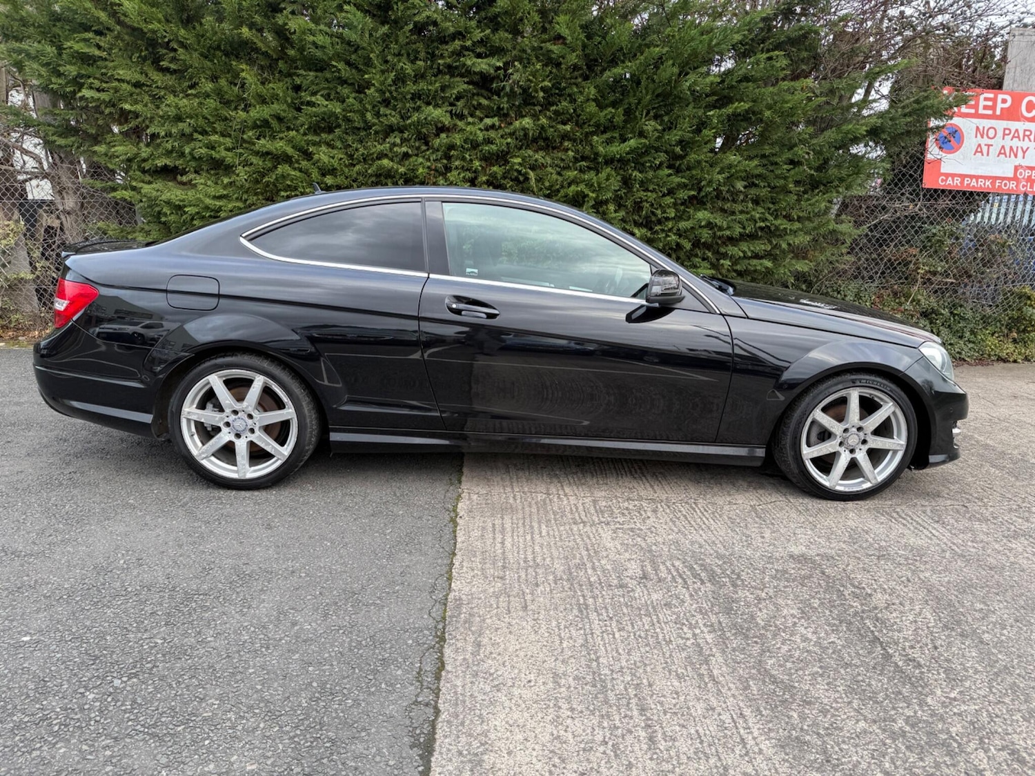 Used Mercedes-Benz C Class 2014 for sale - 76952233: Photo 8