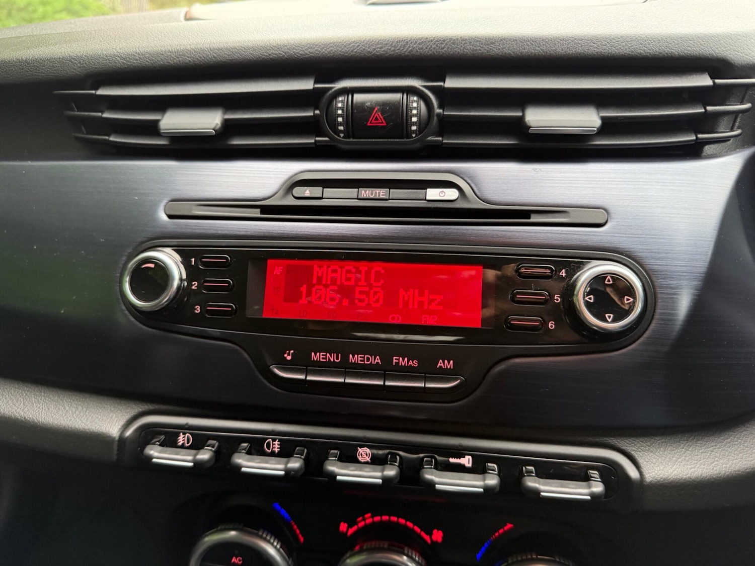 Used Alfa Romeo Giulietta 2011 for sale - 76377605: Photo 32