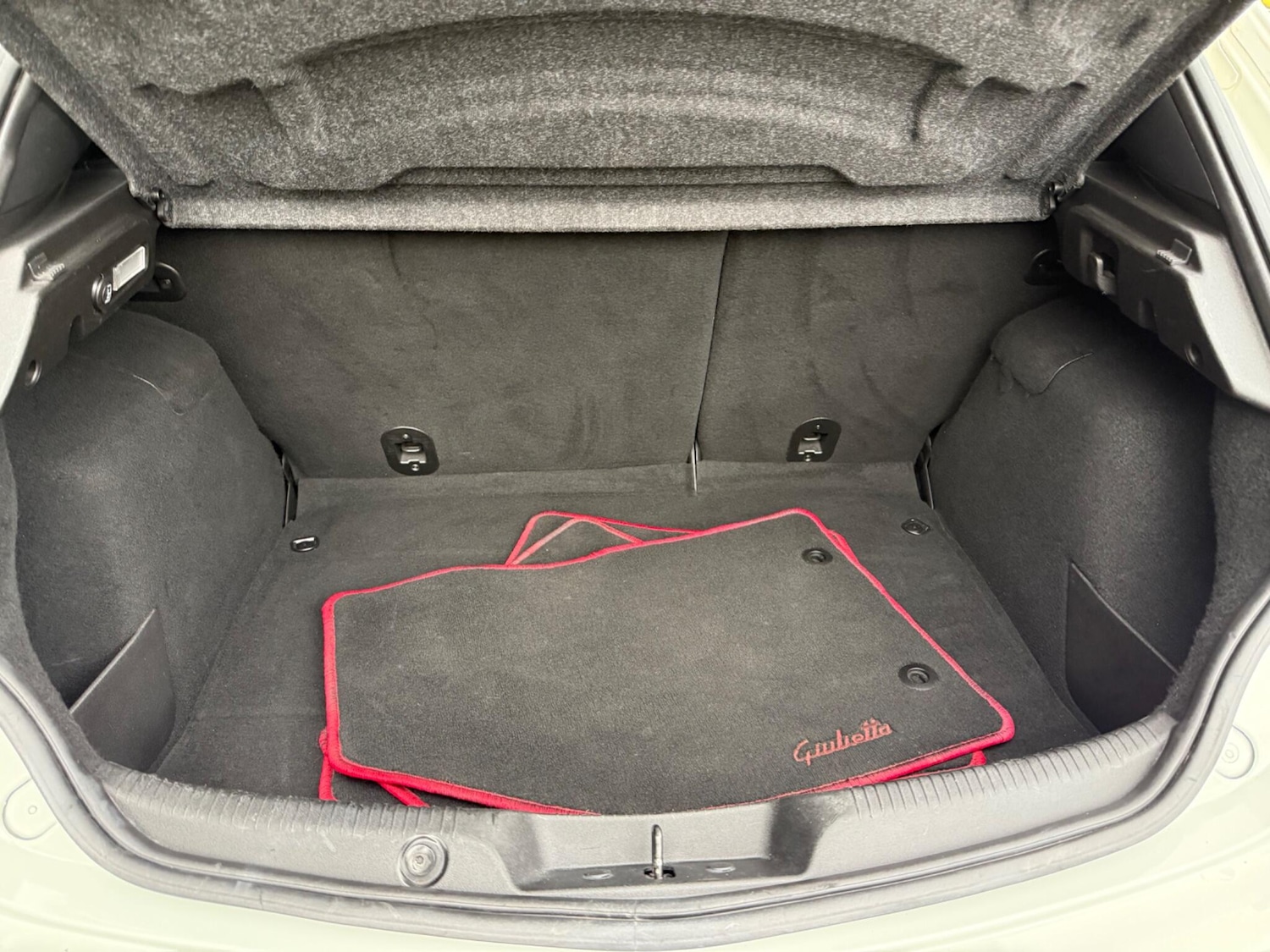 Used Alfa Romeo Giulietta 2011 for sale - 76377605: Photo 39