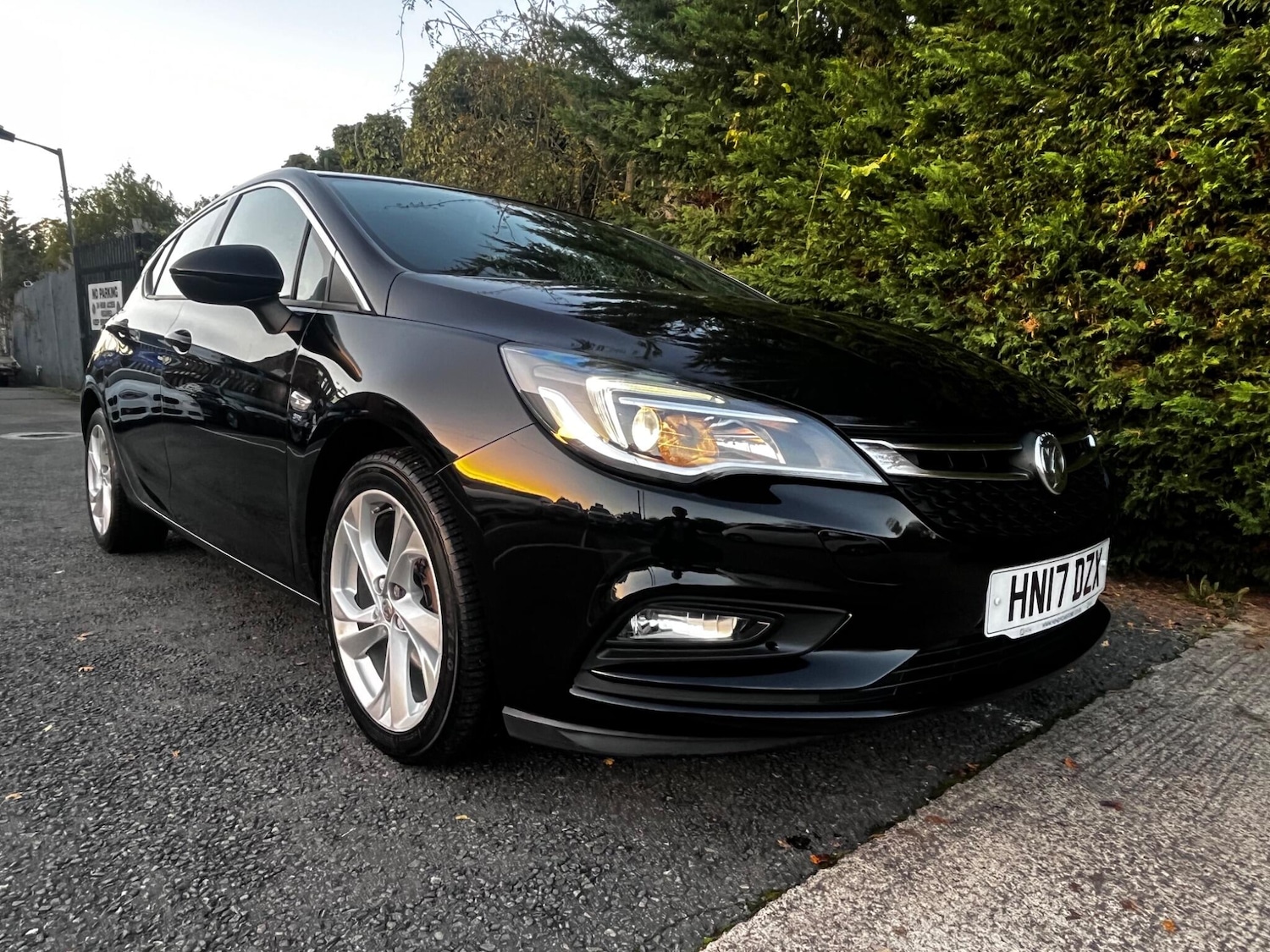 Used Vauxhall Astra 2017 for sale - 76633054: Photo 2
