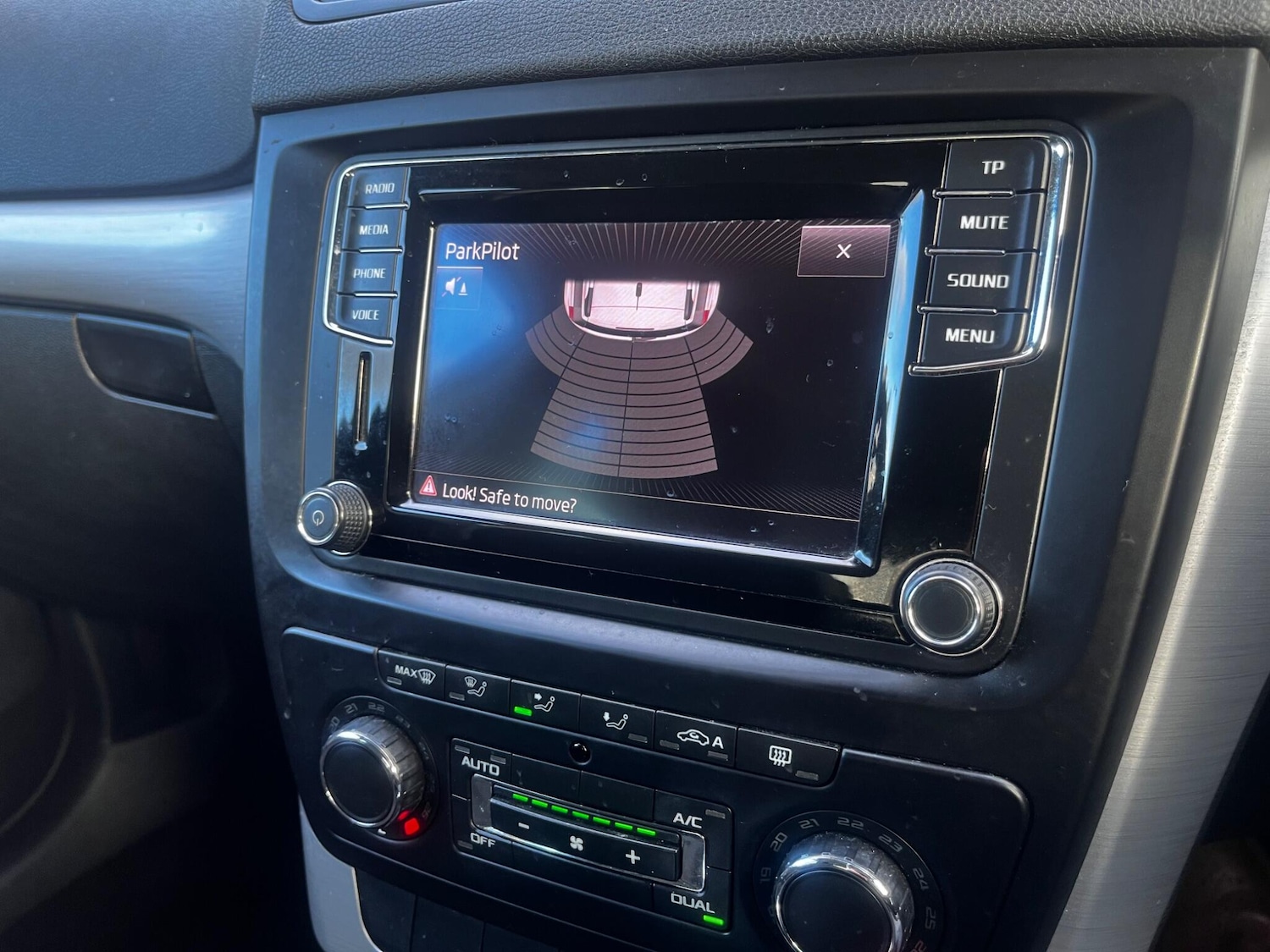 Used Skoda Yeti 2015 for sale - 76607070: Photo 16