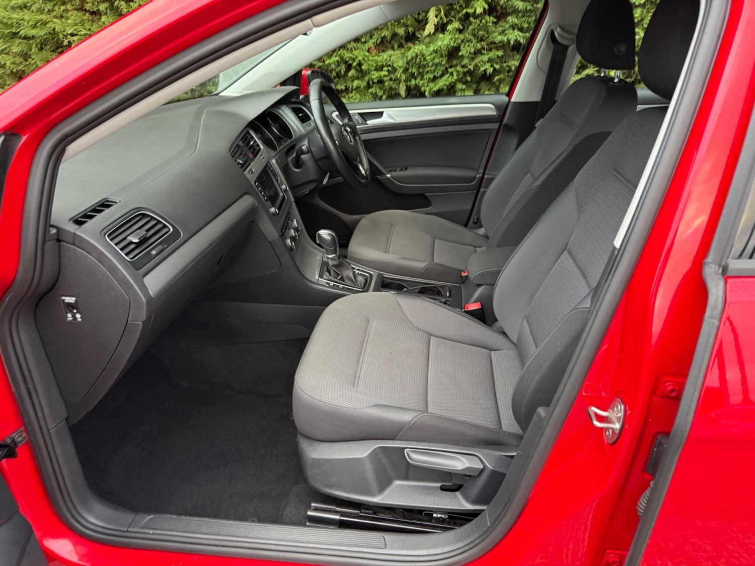 Used Volkswagen Golf 2016 for sale - 77029627: Photo 35