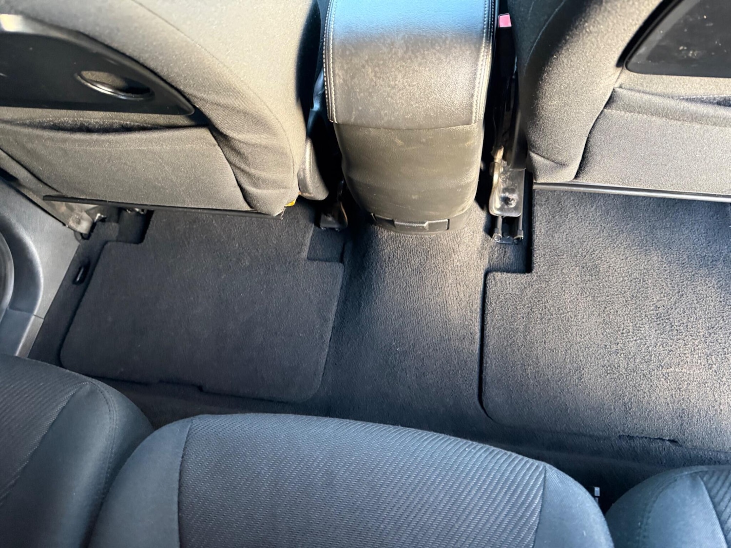 Used Ford Galaxy 2010 for sale - 76377409: Photo 21