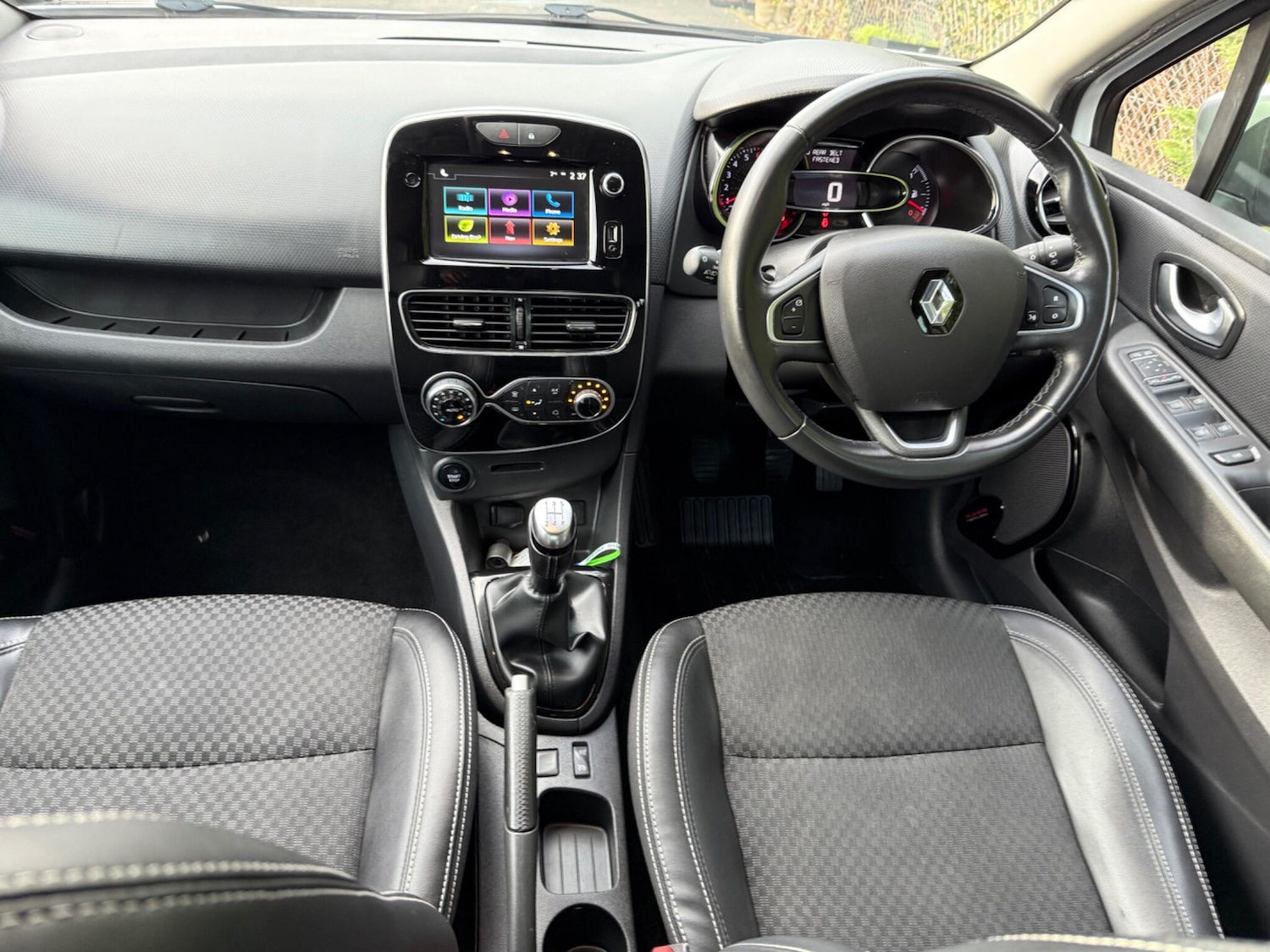 Used Renault Clio 2019 for sale - 77358931: Photo 10