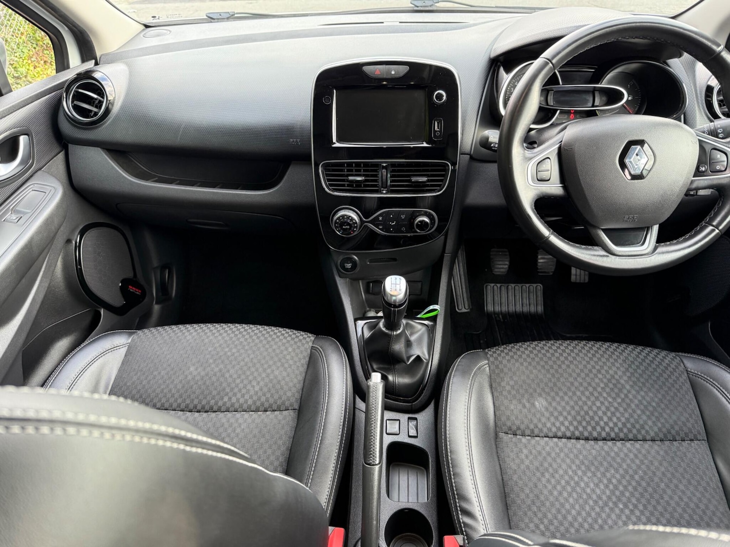 Used Renault Clio 2019 for sale - 77358931: Photo 11