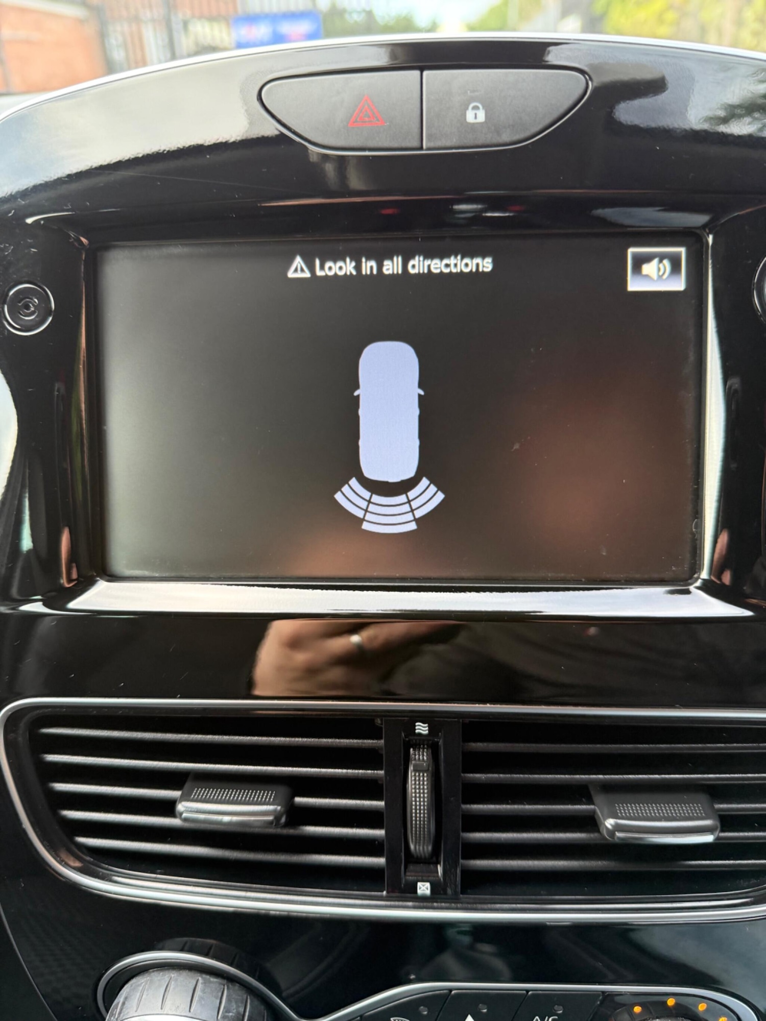 Used Renault Clio 2019 for sale - 77358931: Photo 26