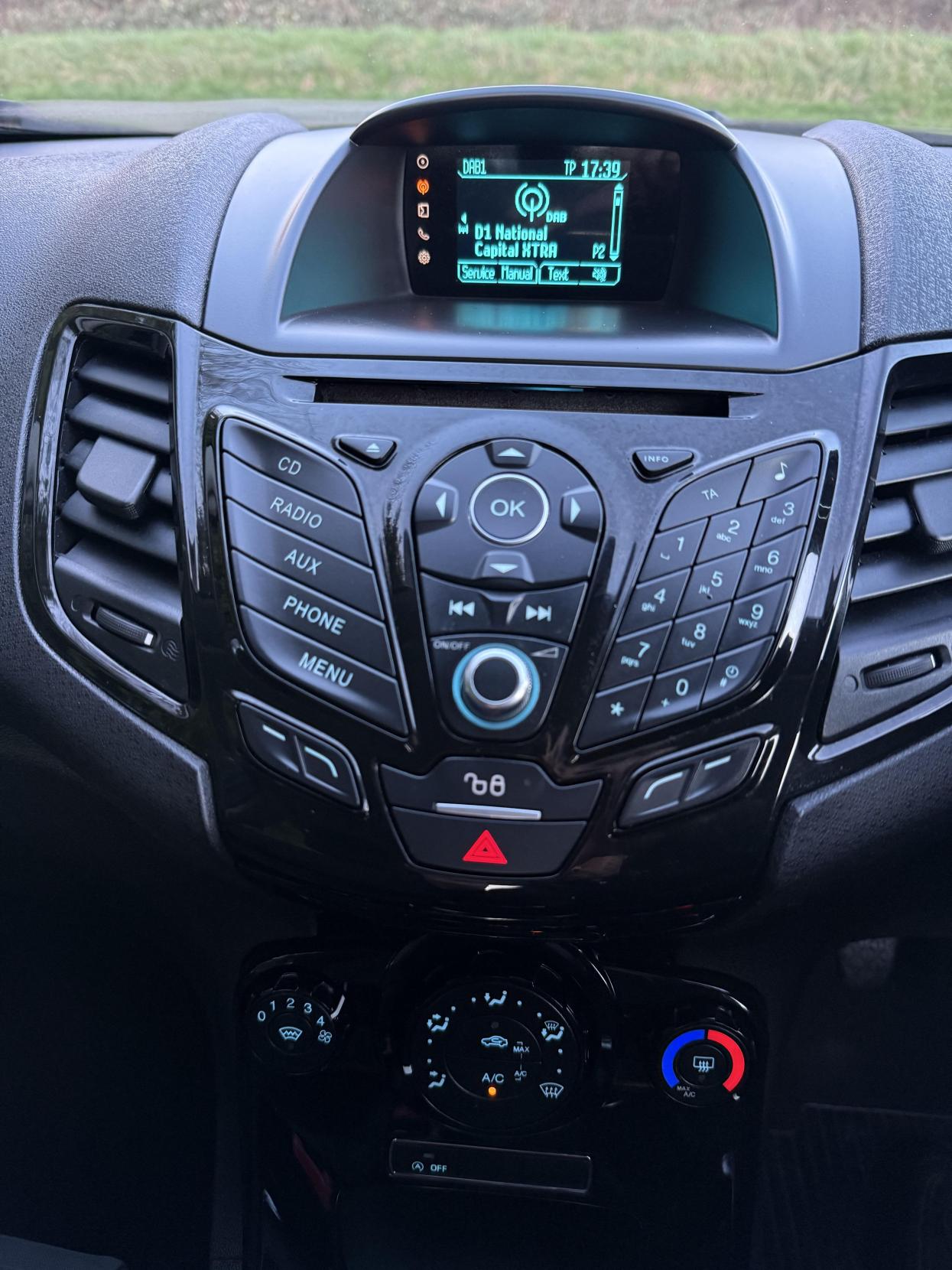 Used Ford Fiesta 2015 for sale - 77807576: Photo 16