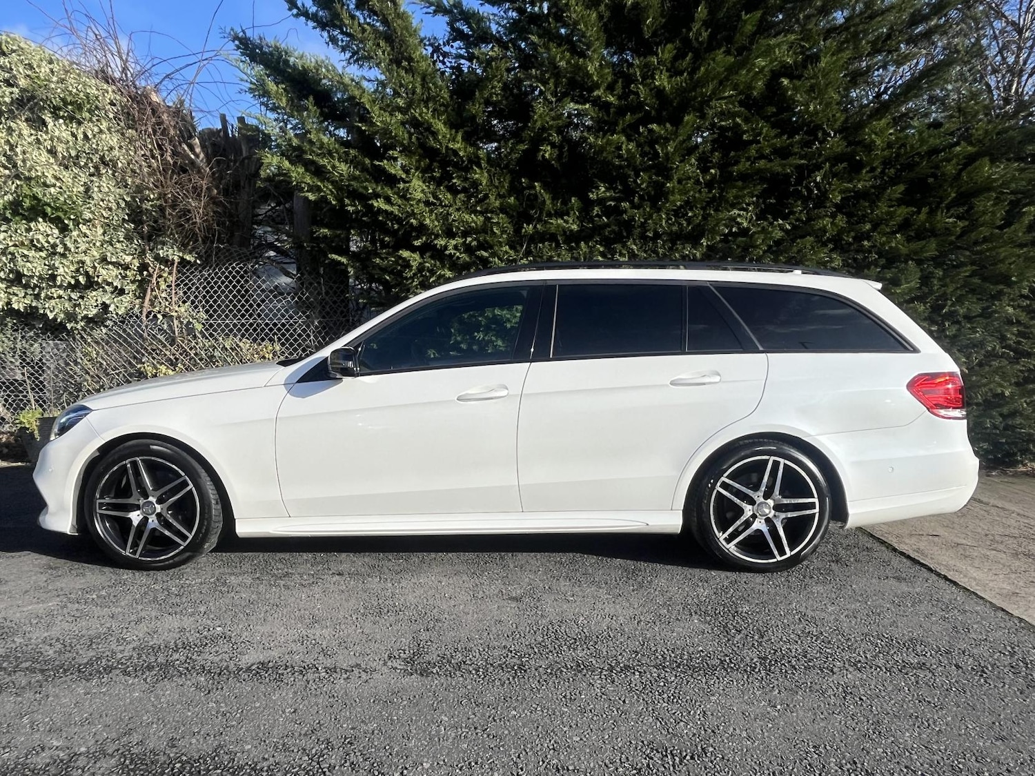 Used Mercedes-Benz E Class 2015 for sale - 77590436: Photo 5