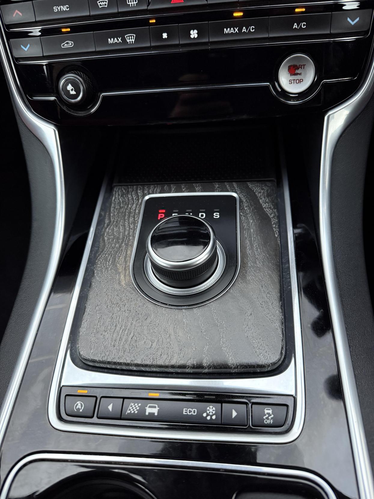 Used Jaguar XE 2016 for sale - 77640940: Photo 34