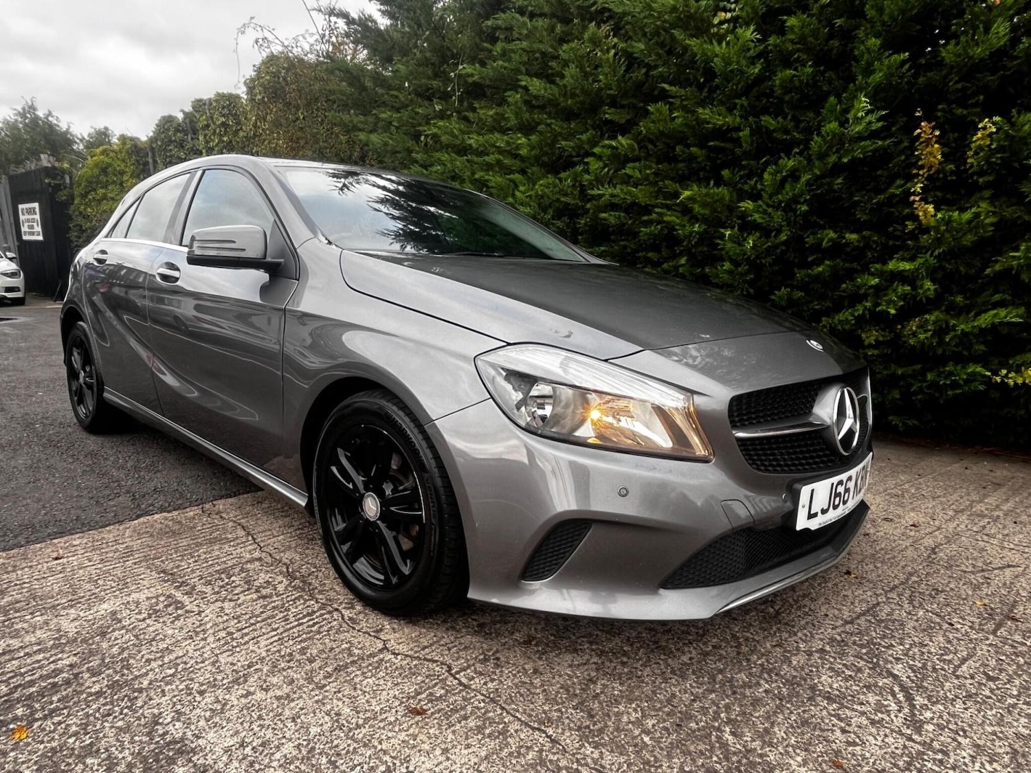 Used Mercedes-Benz A-Class 2016 for sale - 77590391: Photo 2