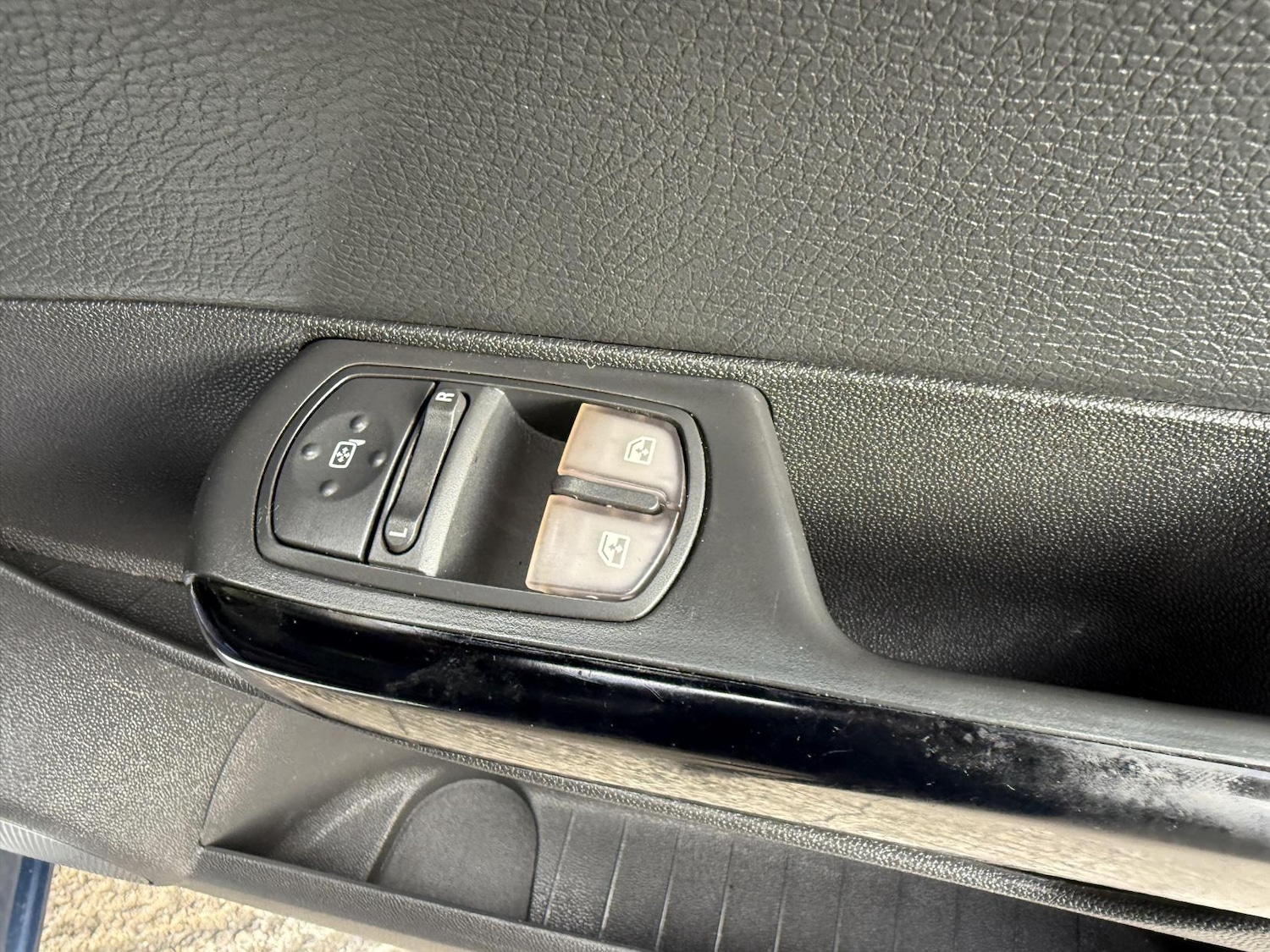 Used Vauxhall Corsa 2013 for sale - 78067625: Photo 24